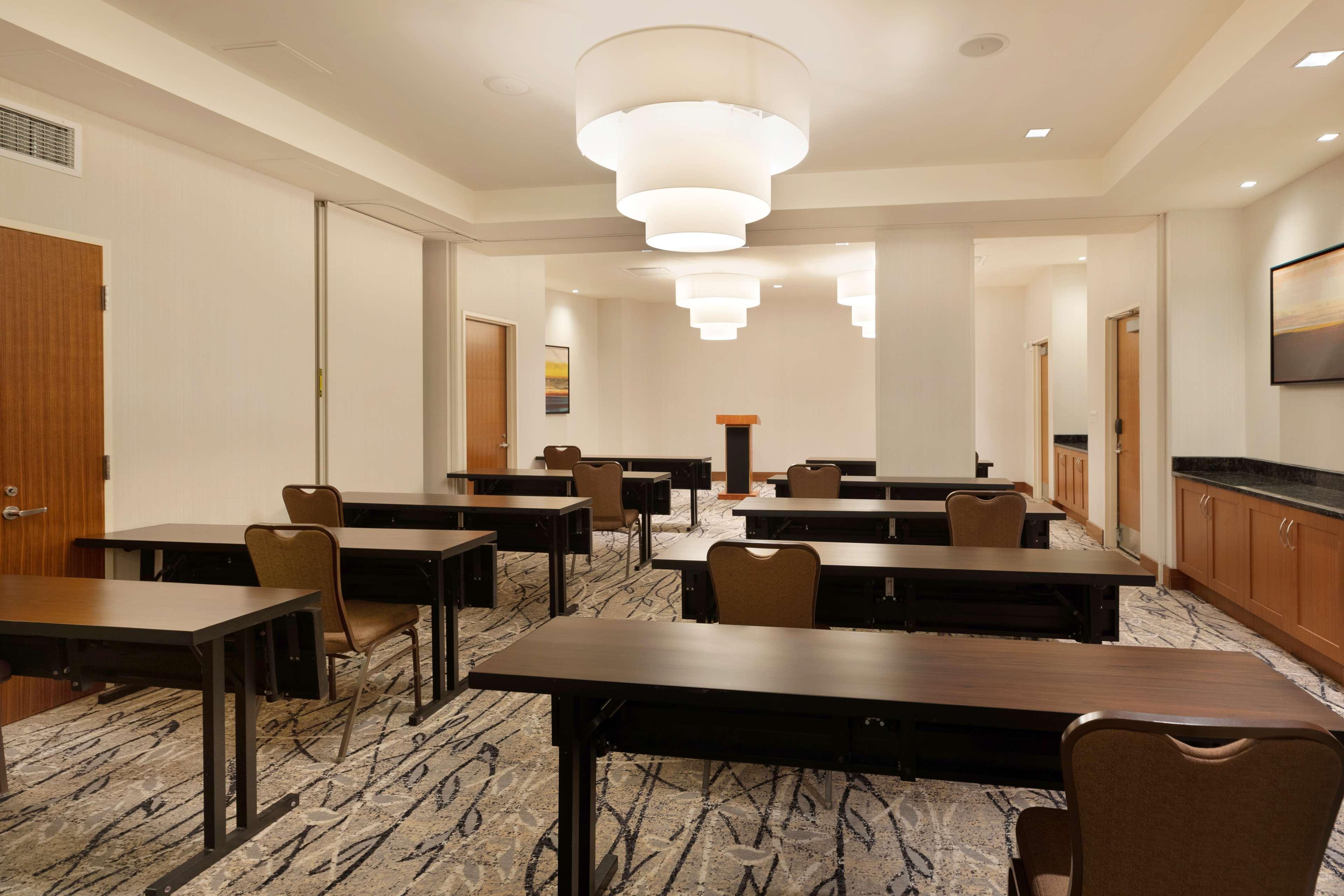 Hilton Garden Long Island Hotel 3*