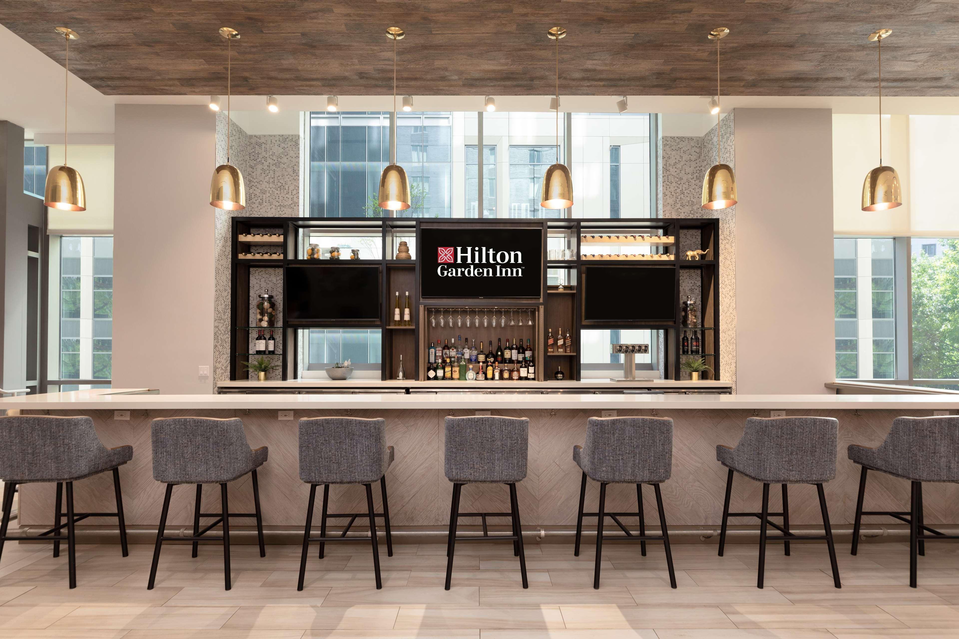 Hilton Garden Long Island Hotel