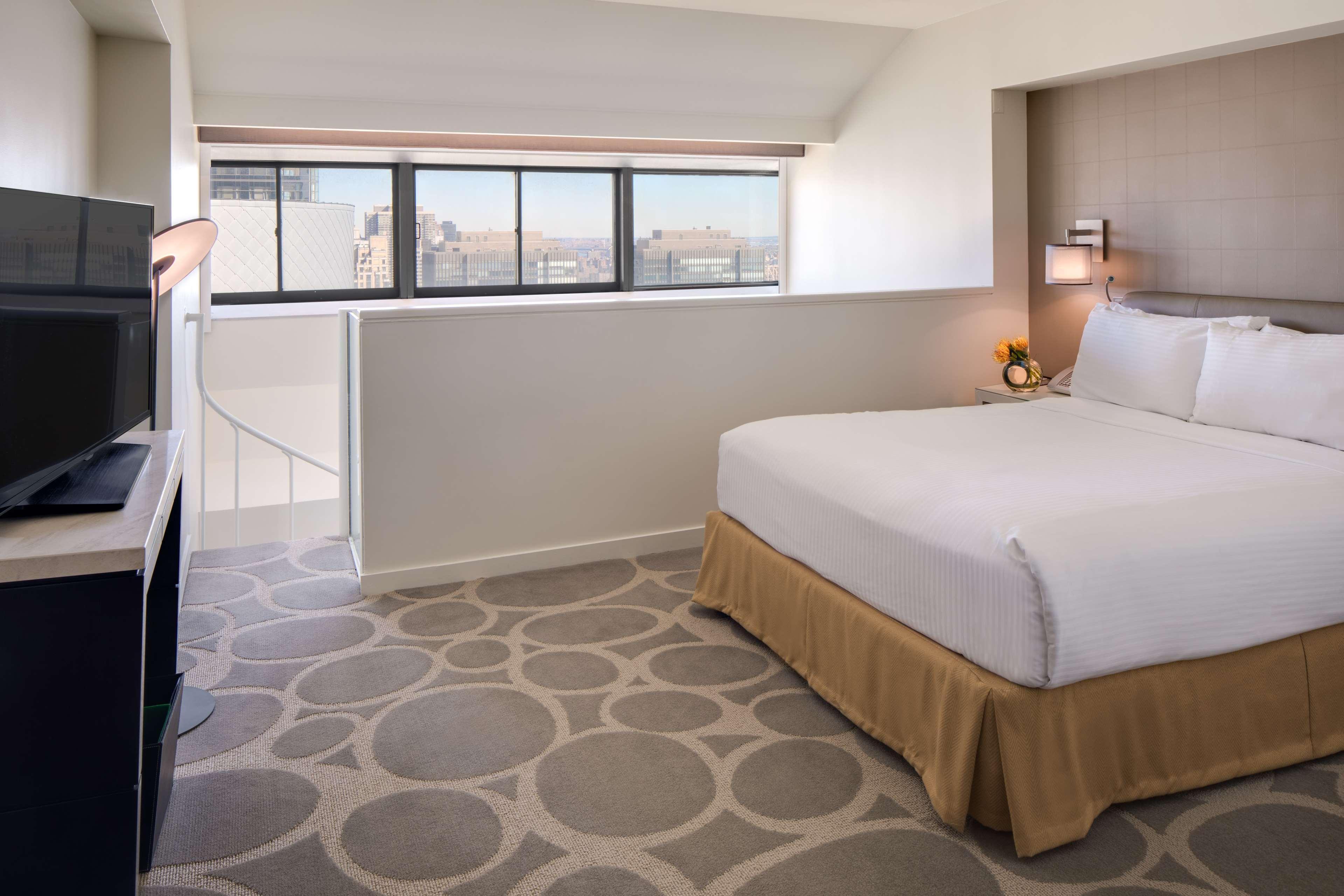Millennium Hilton One Un Plaza Hotel 4*