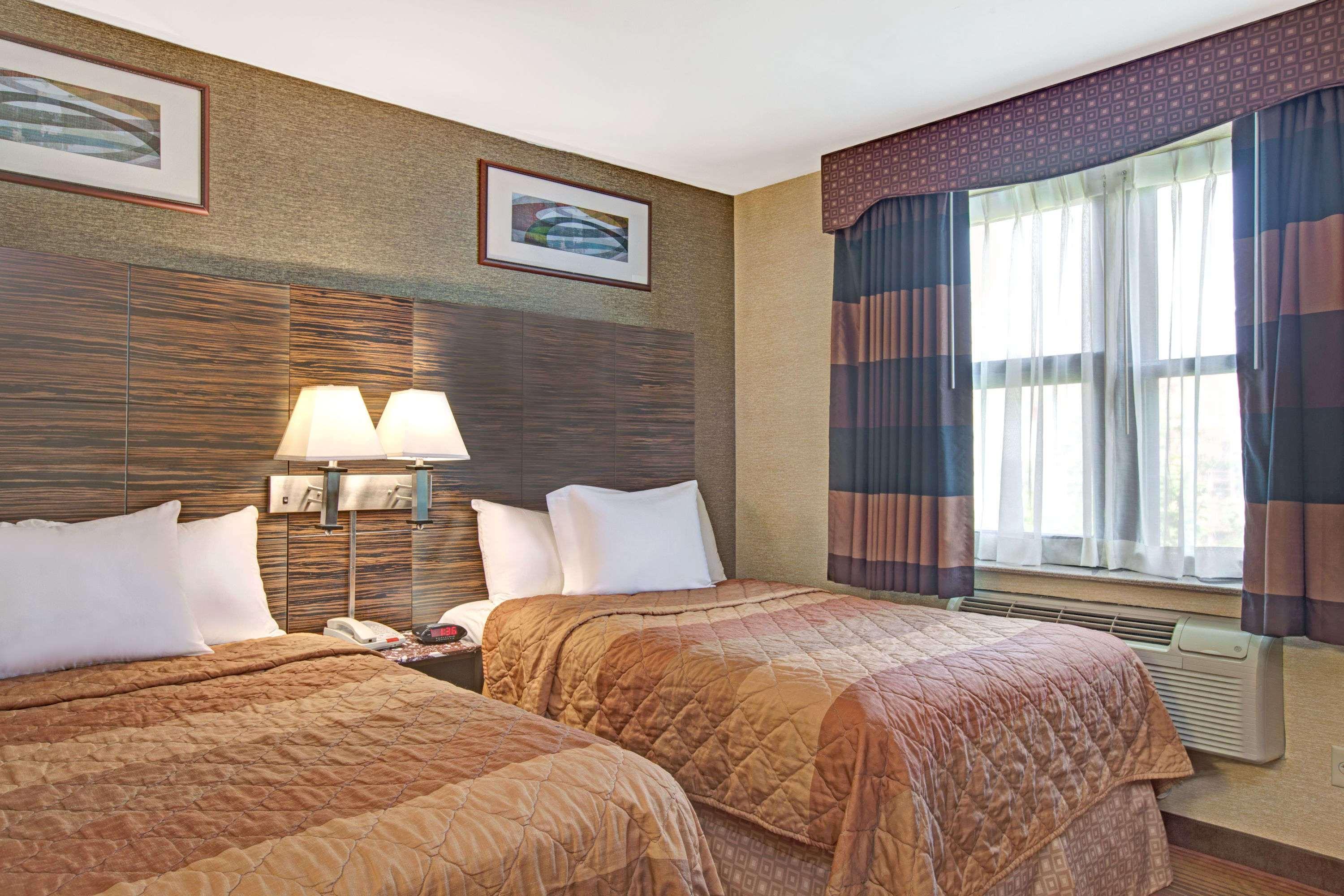 Hotel Days By Wyndham Brooklyn New York