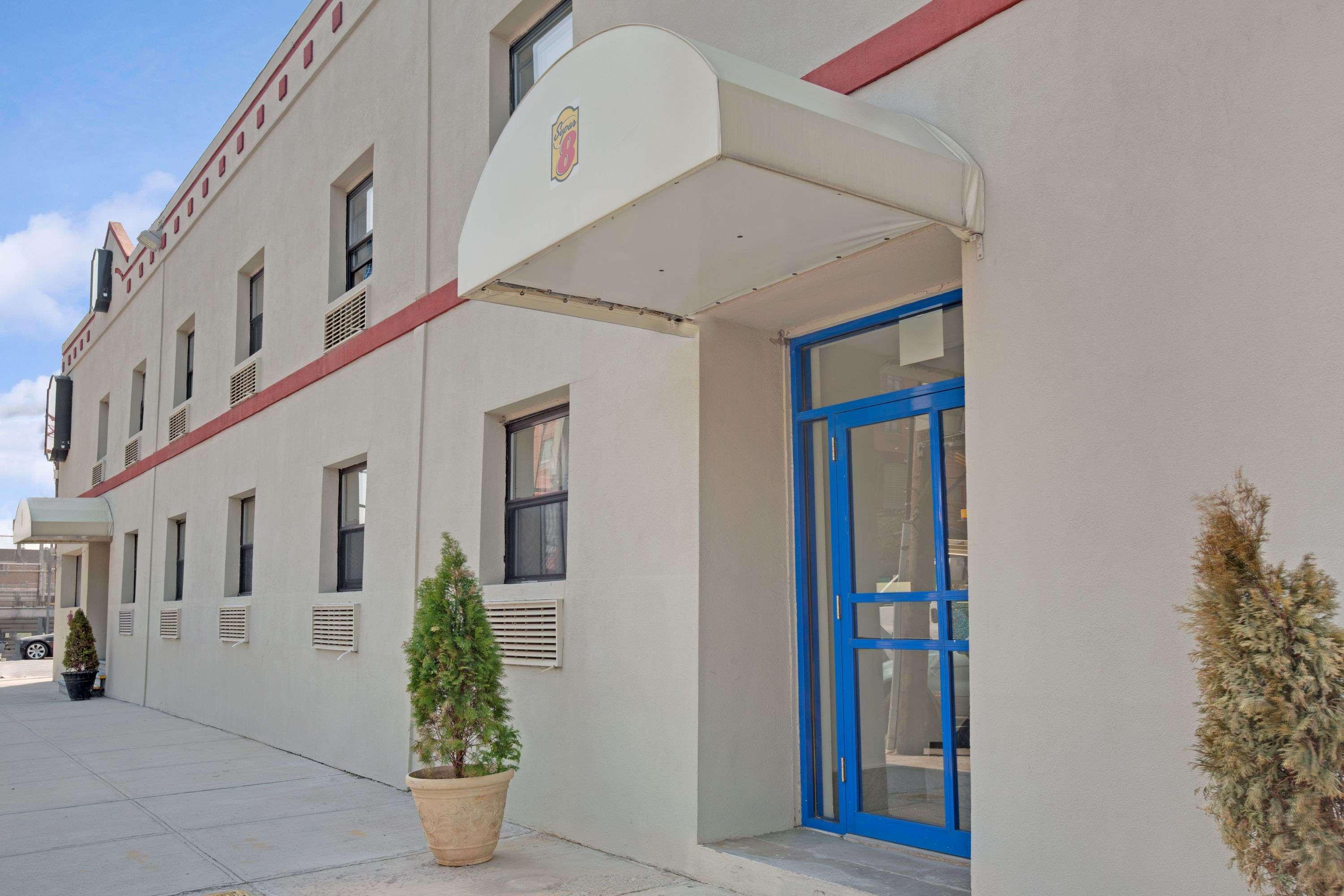 Hotel Super 8 By Wyndham Long Island City Lga New York