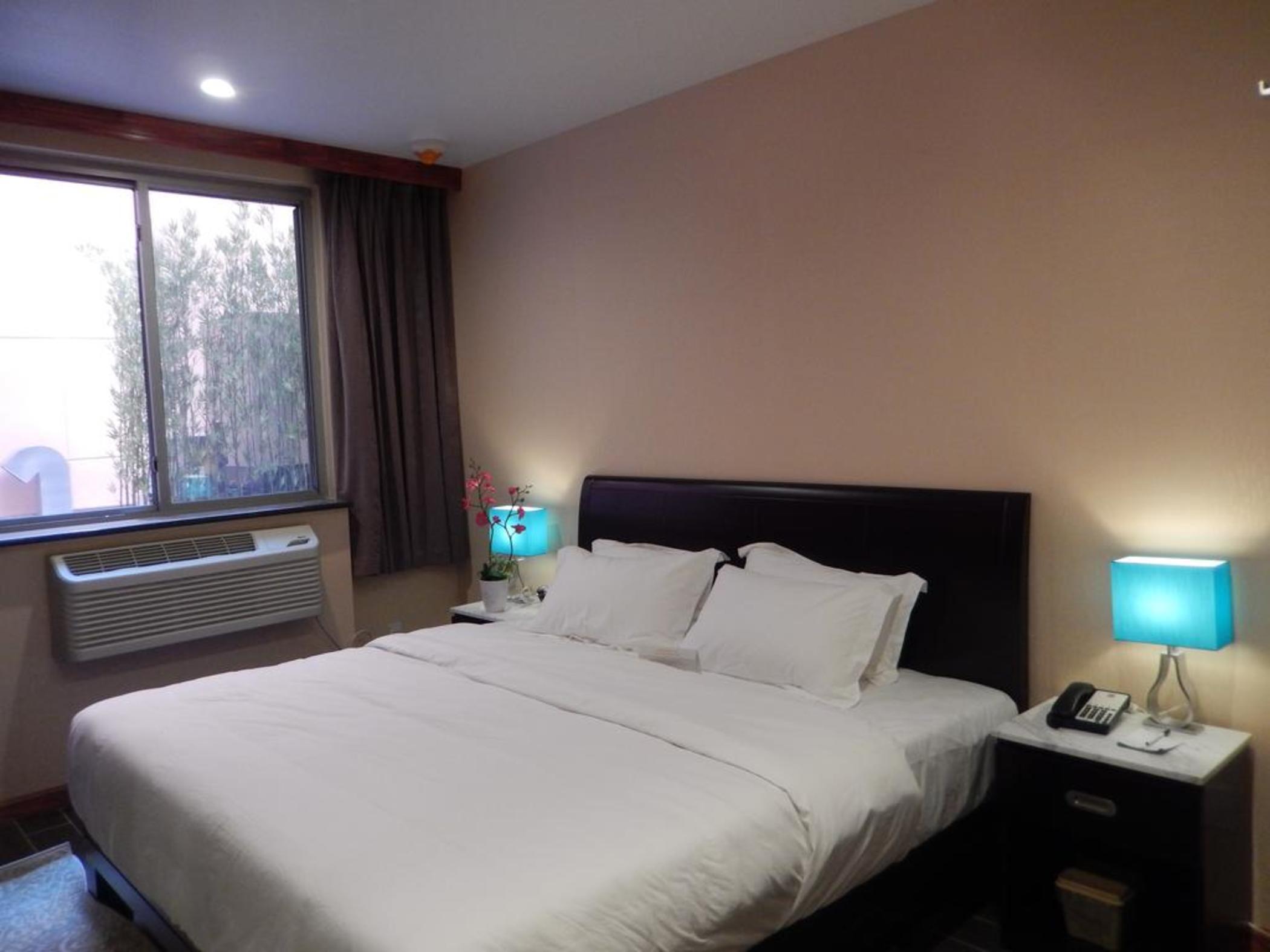 Quality Near Sunset Park 3*