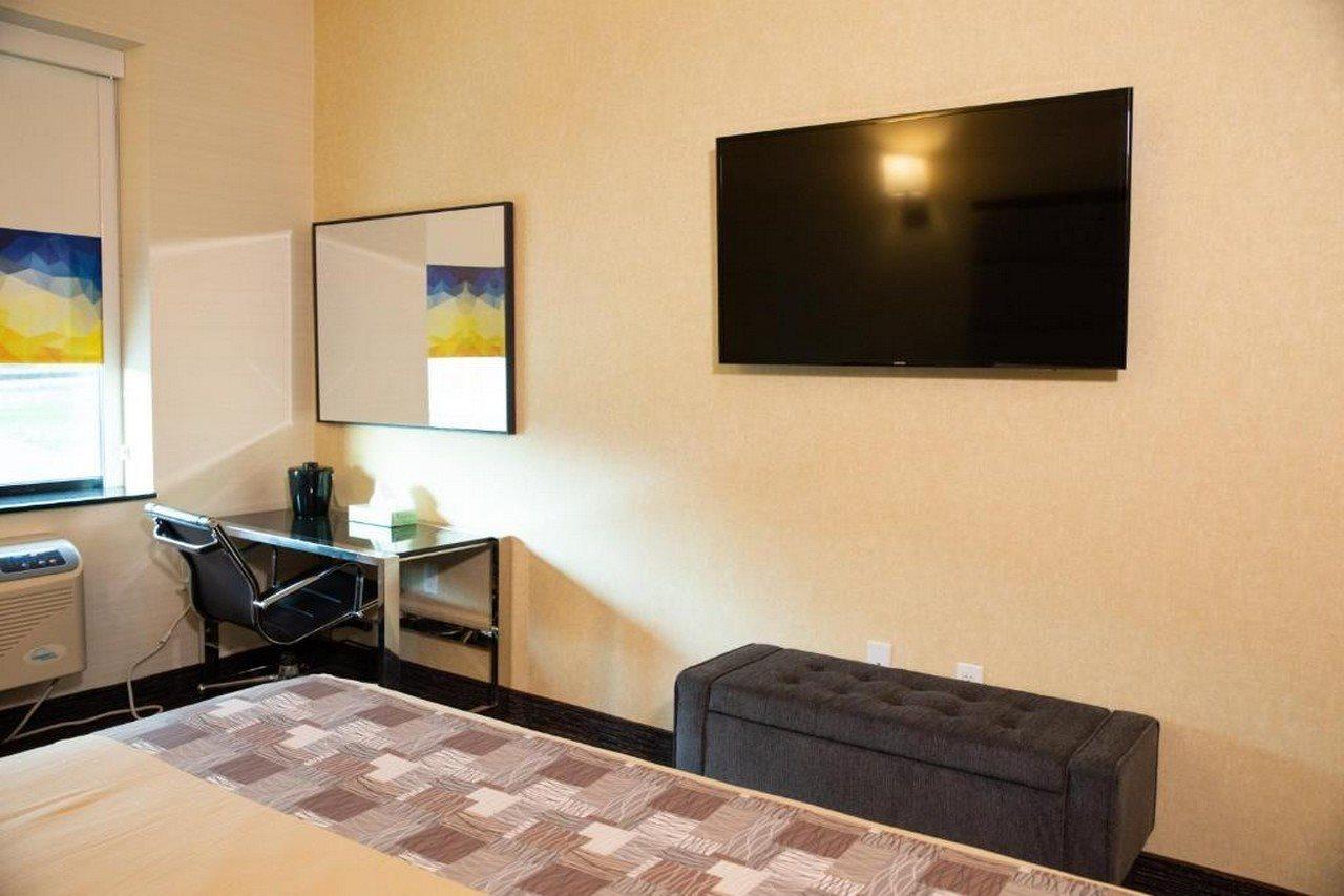 7 Days Hotel
