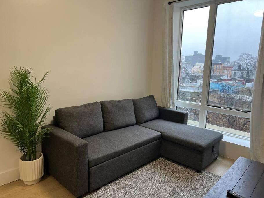 Apartment Modern 2 Bedroom Apt W Pool Table In Heart Of Bklyn New York