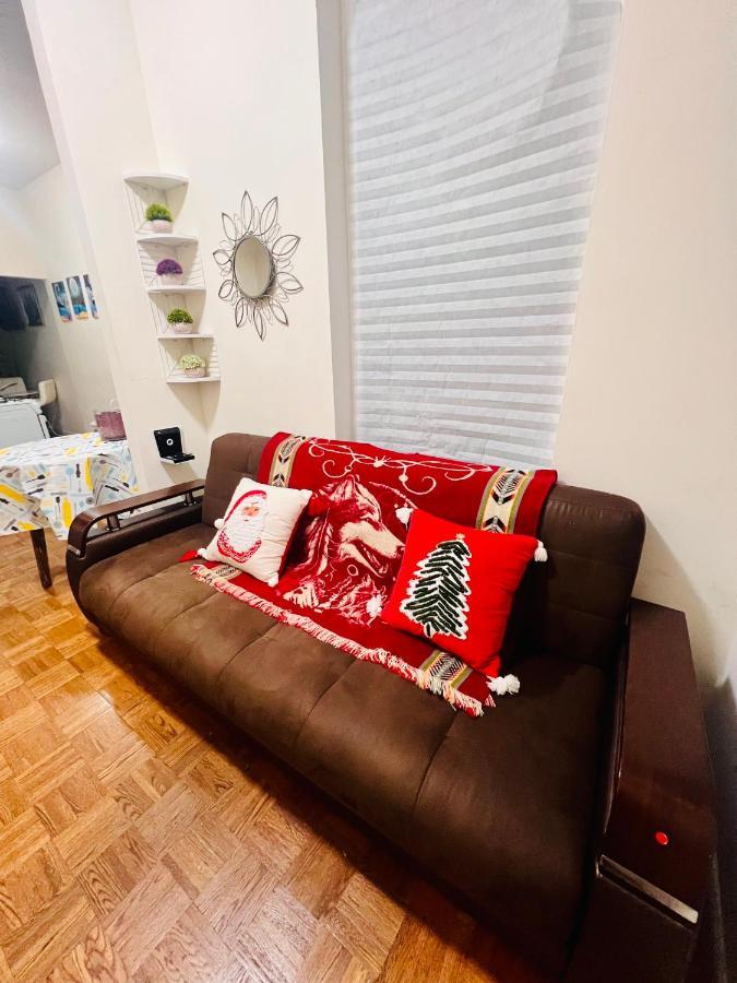 Ues Apartment *