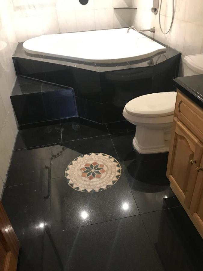 Gorgeous 2 Bedroom Apt Brooklyn