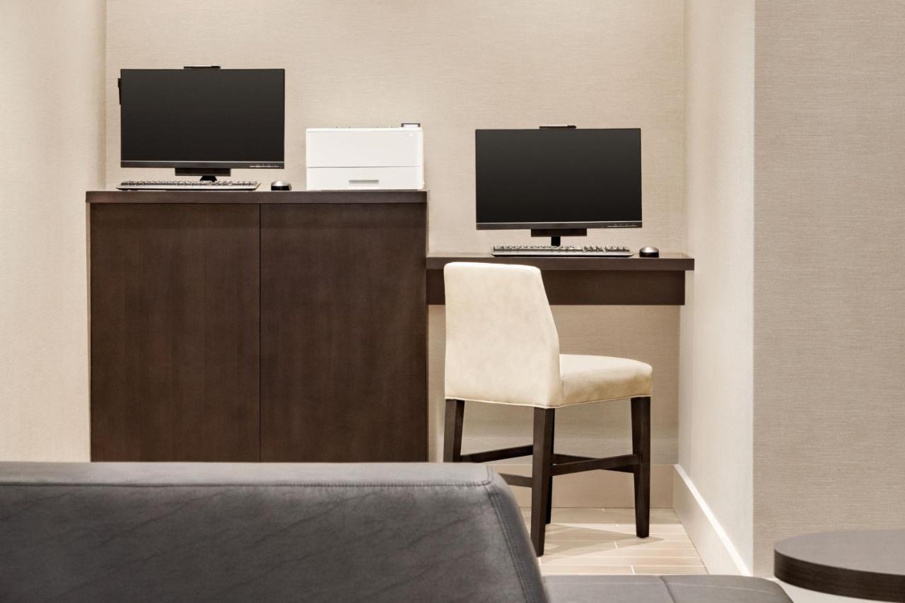 By Marriott Jfk Airport New York