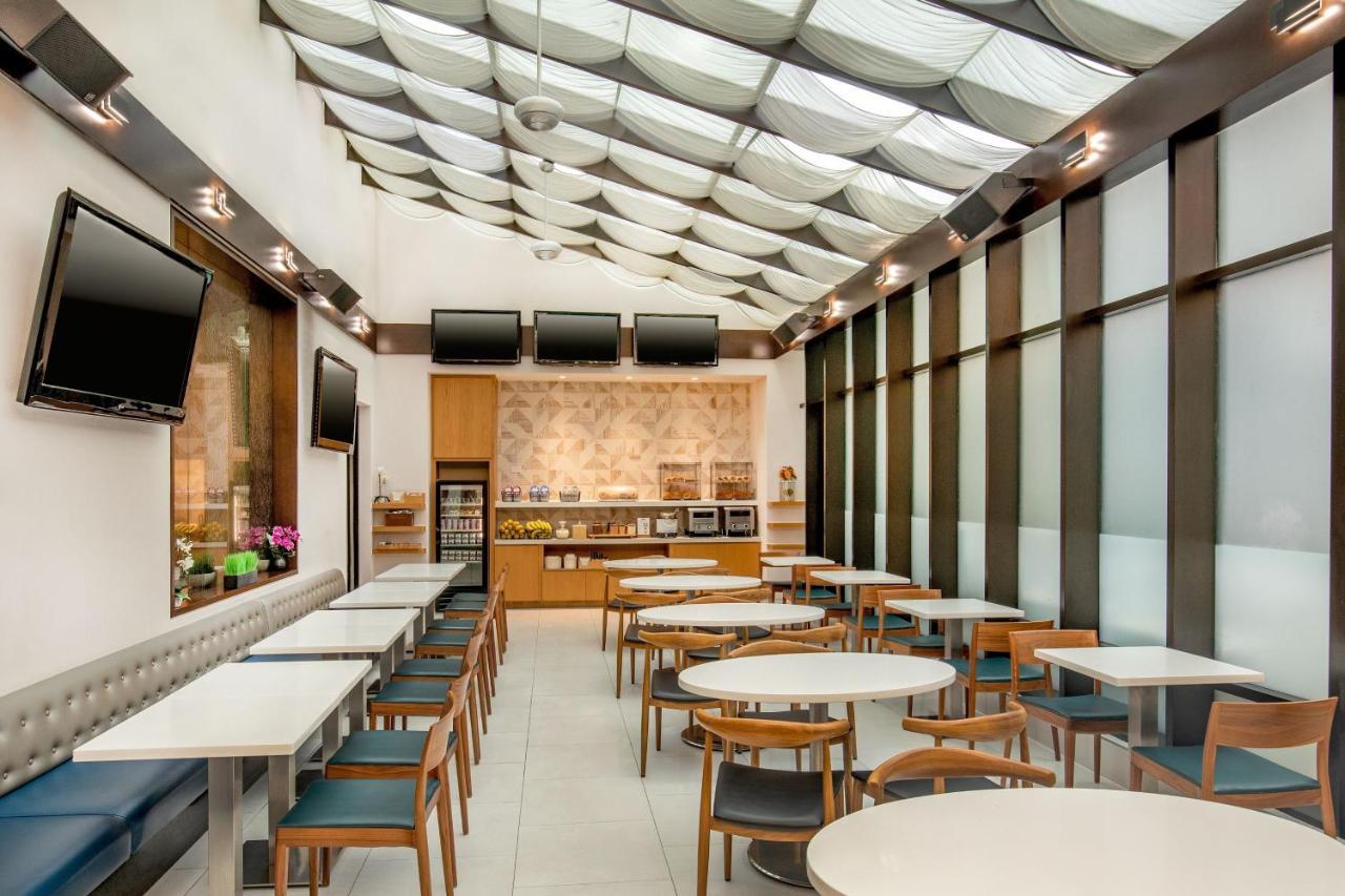 Fairfield By Marriott Manhattan Times Square Hotel