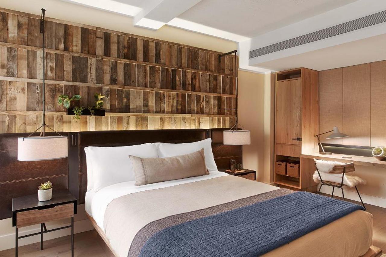 1 Park Hotel