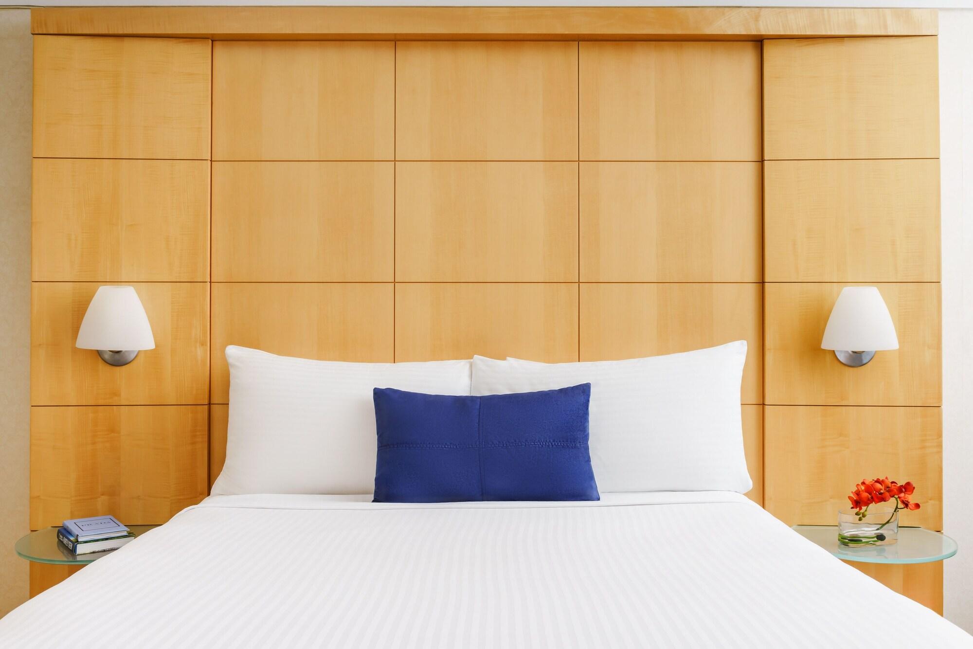 Millennium Premier Times Square Hotel 4*