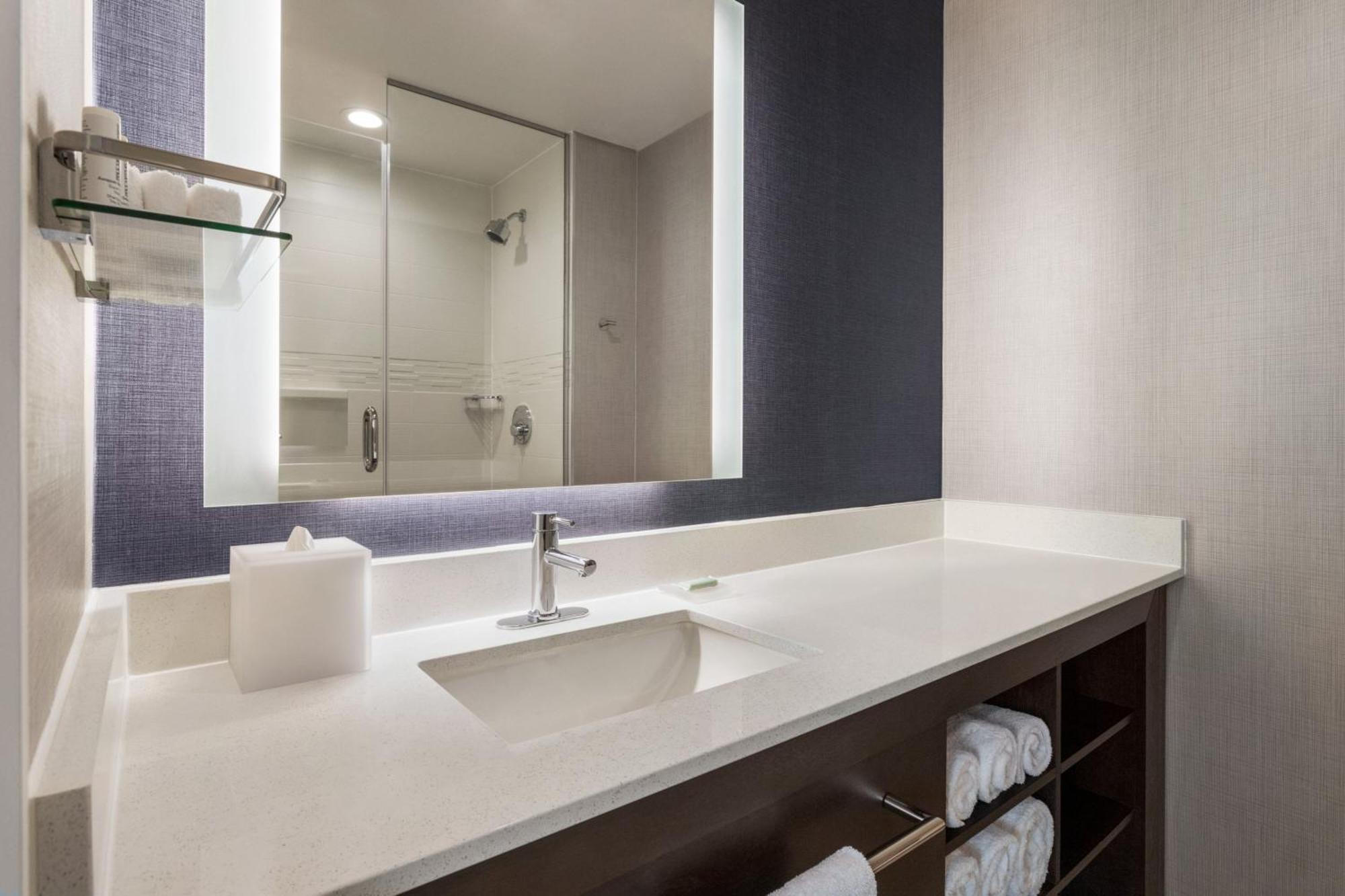 By Marriott Jfk Airport Hotel