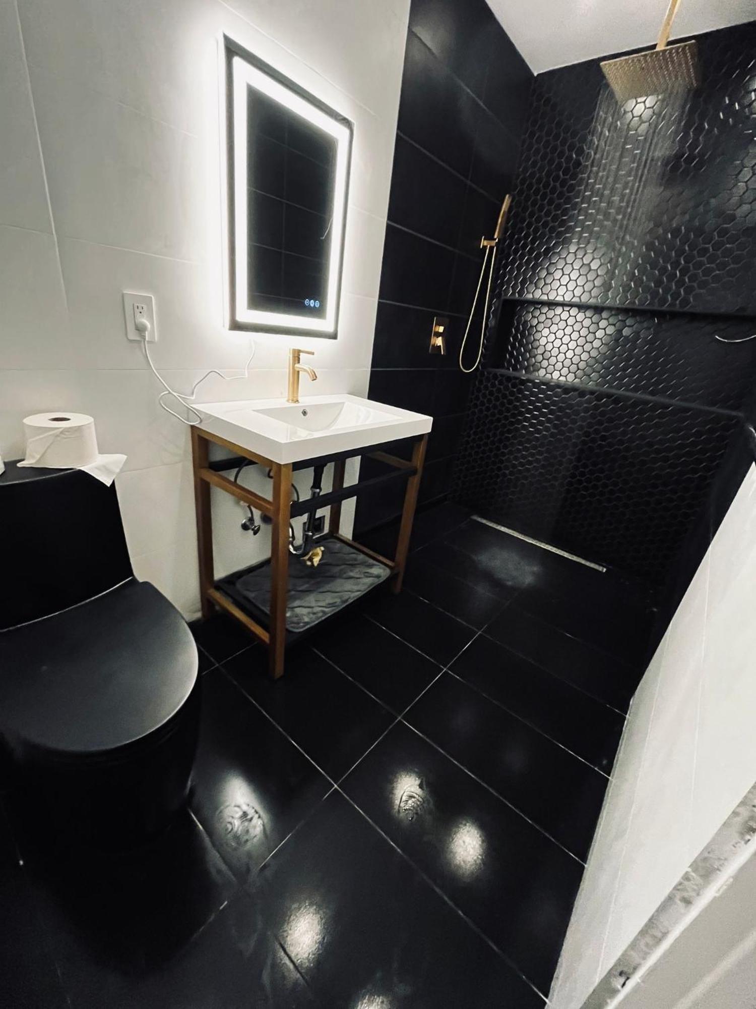 Kama Park Hostel *