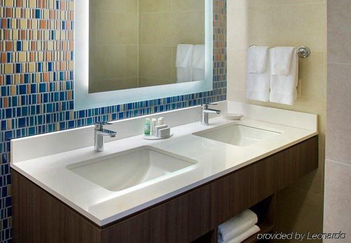 Courtyard By Marriott Manhattan/chelsea Hotel 4*
