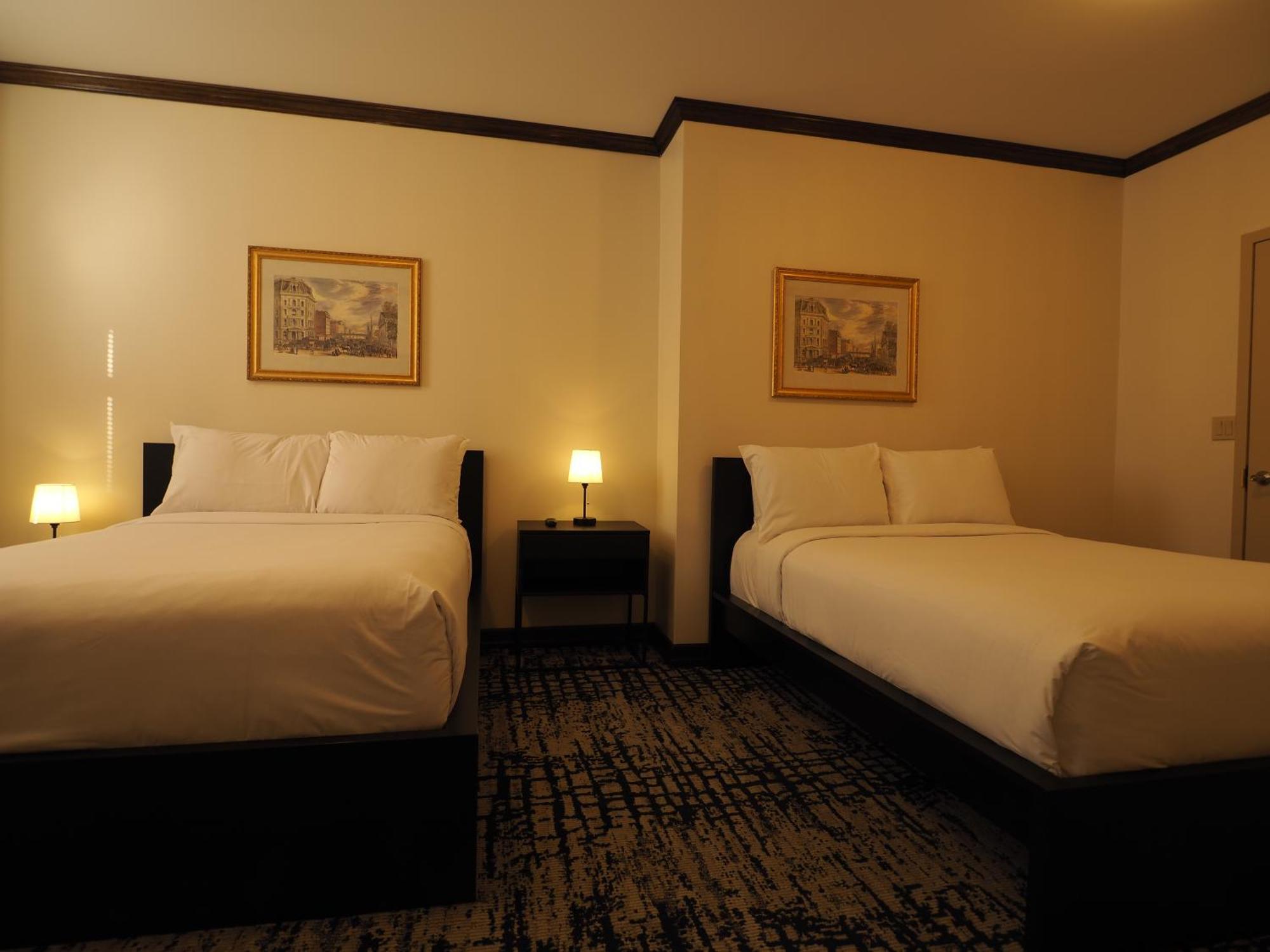 Hotel Night Broadway New York