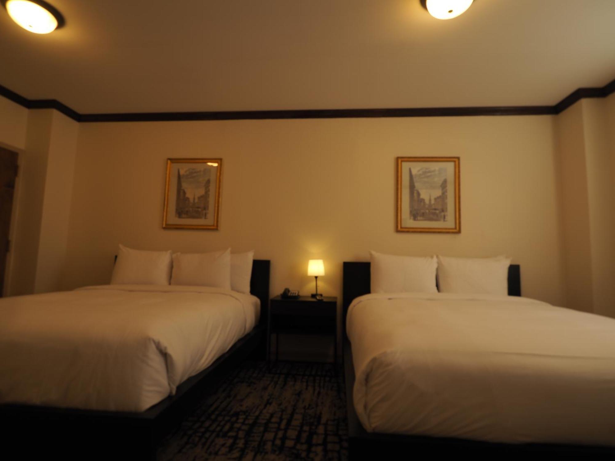 Hotel Night Broadway New York