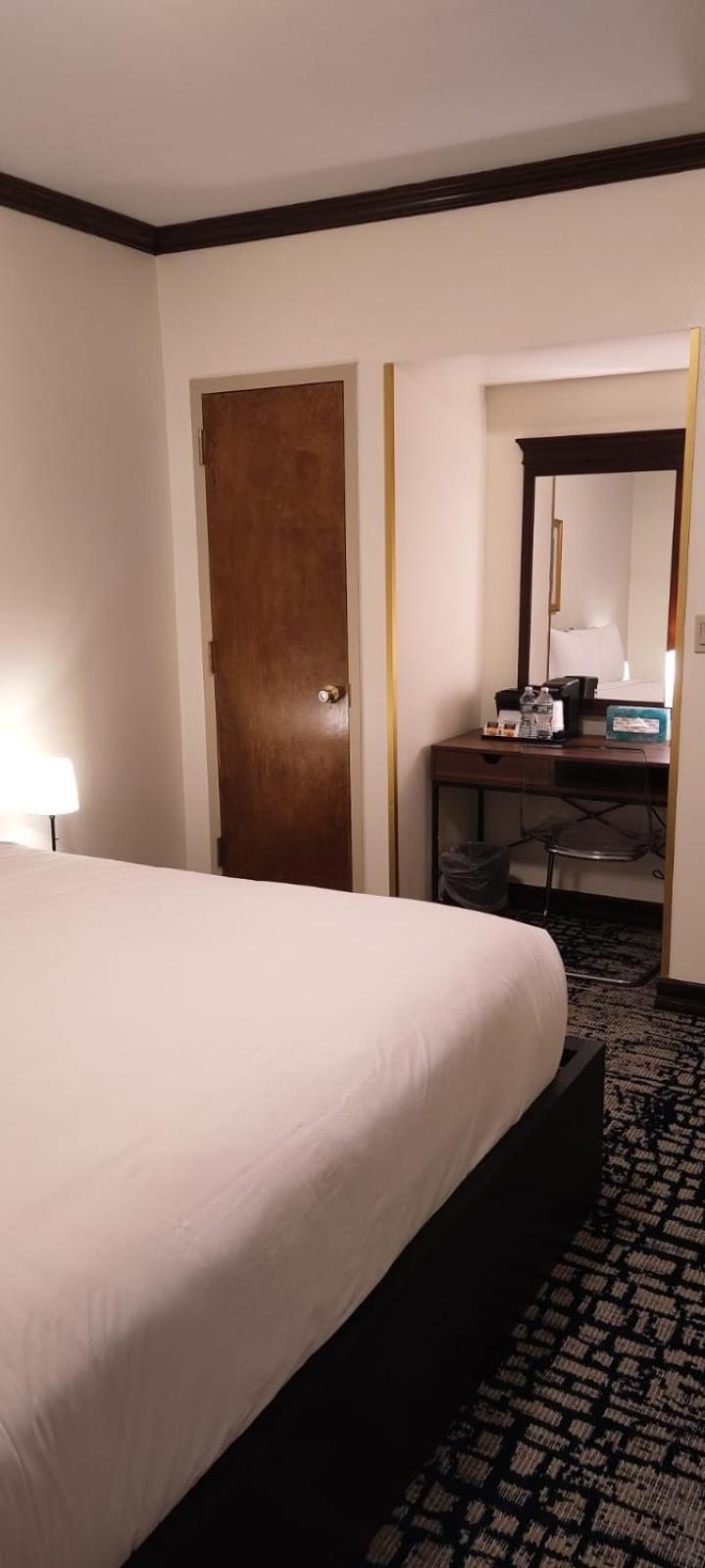 Night Broadway Hotel New York