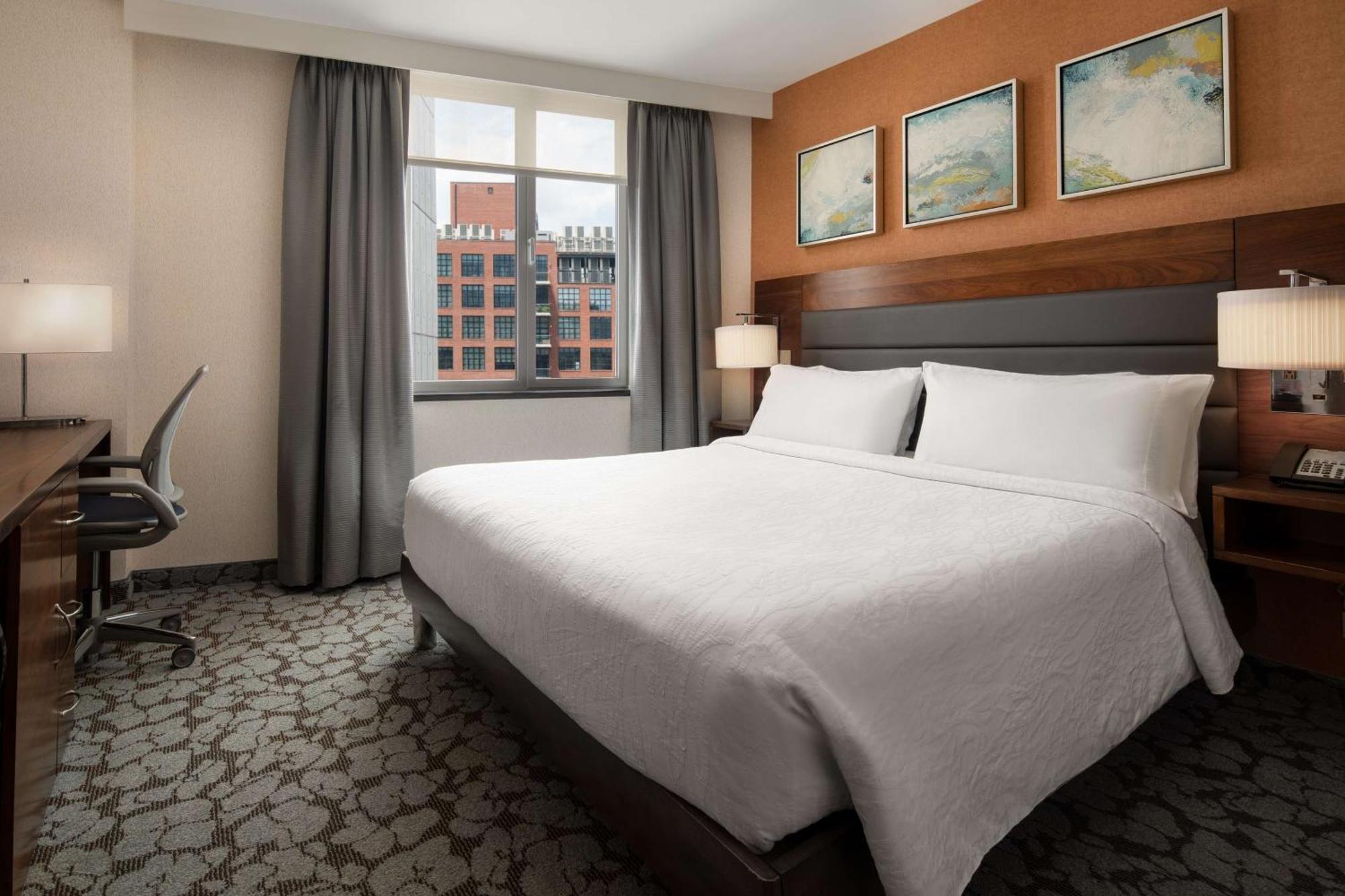 Hilton Garden Long Island 3*