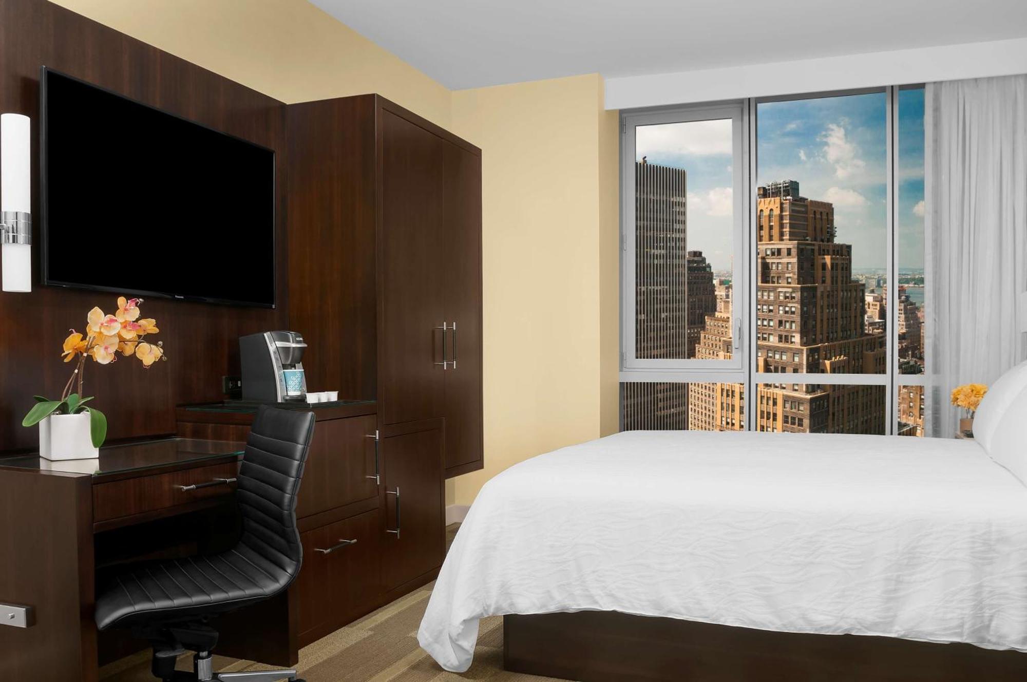 Hilton Garden Times Square Central