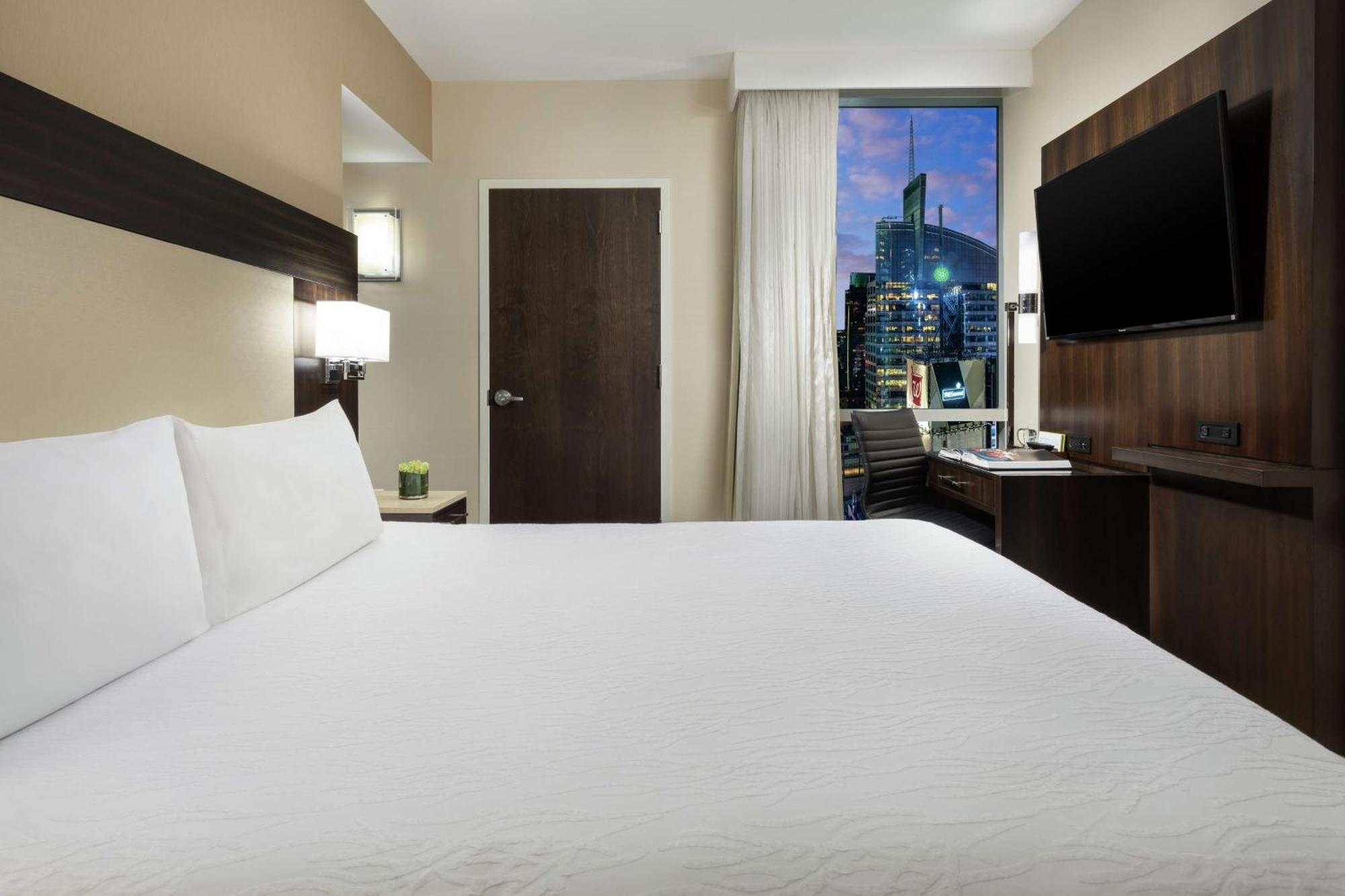 Hilton Garden Times Square Central