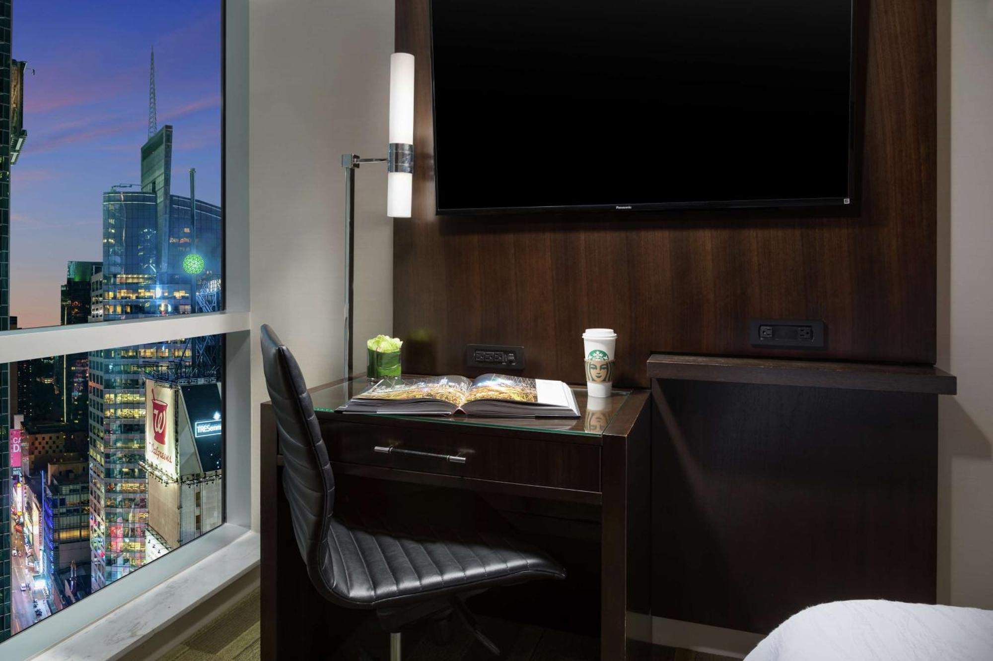 Hotel Hilton Garden Times Square Central 3*