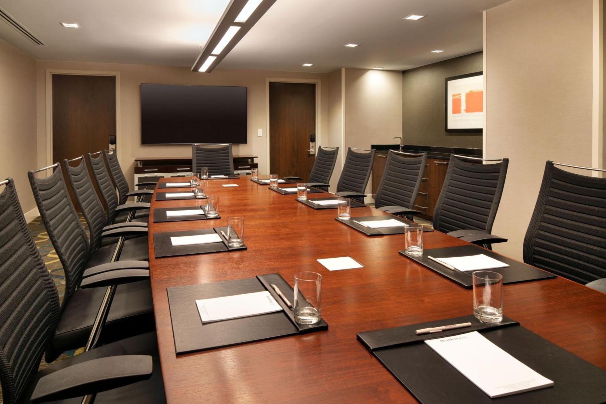 Hotel By Marriott Manhattan/ Midtown Eastside 4*