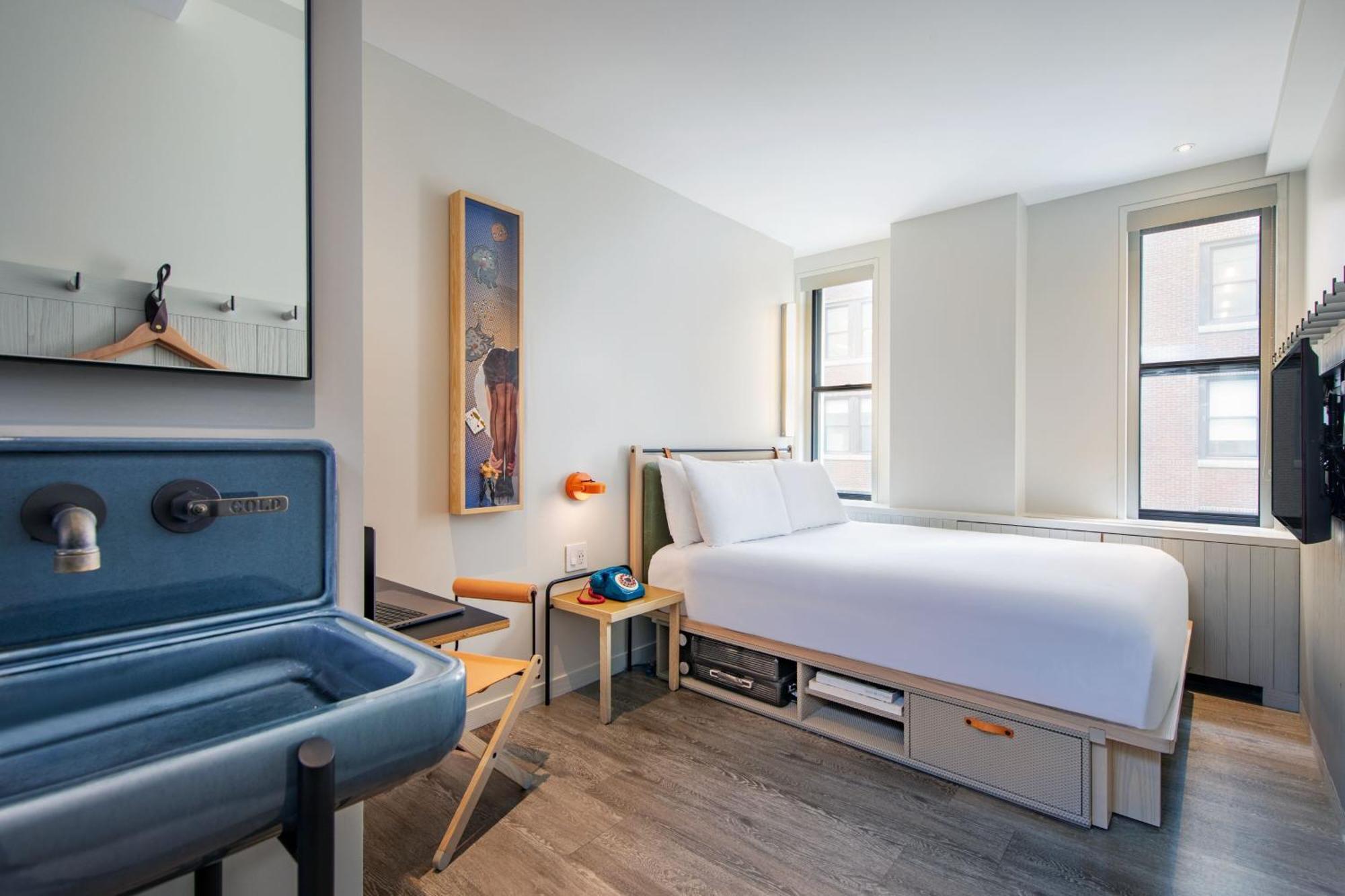 Moxy Nyc Times Square 4*