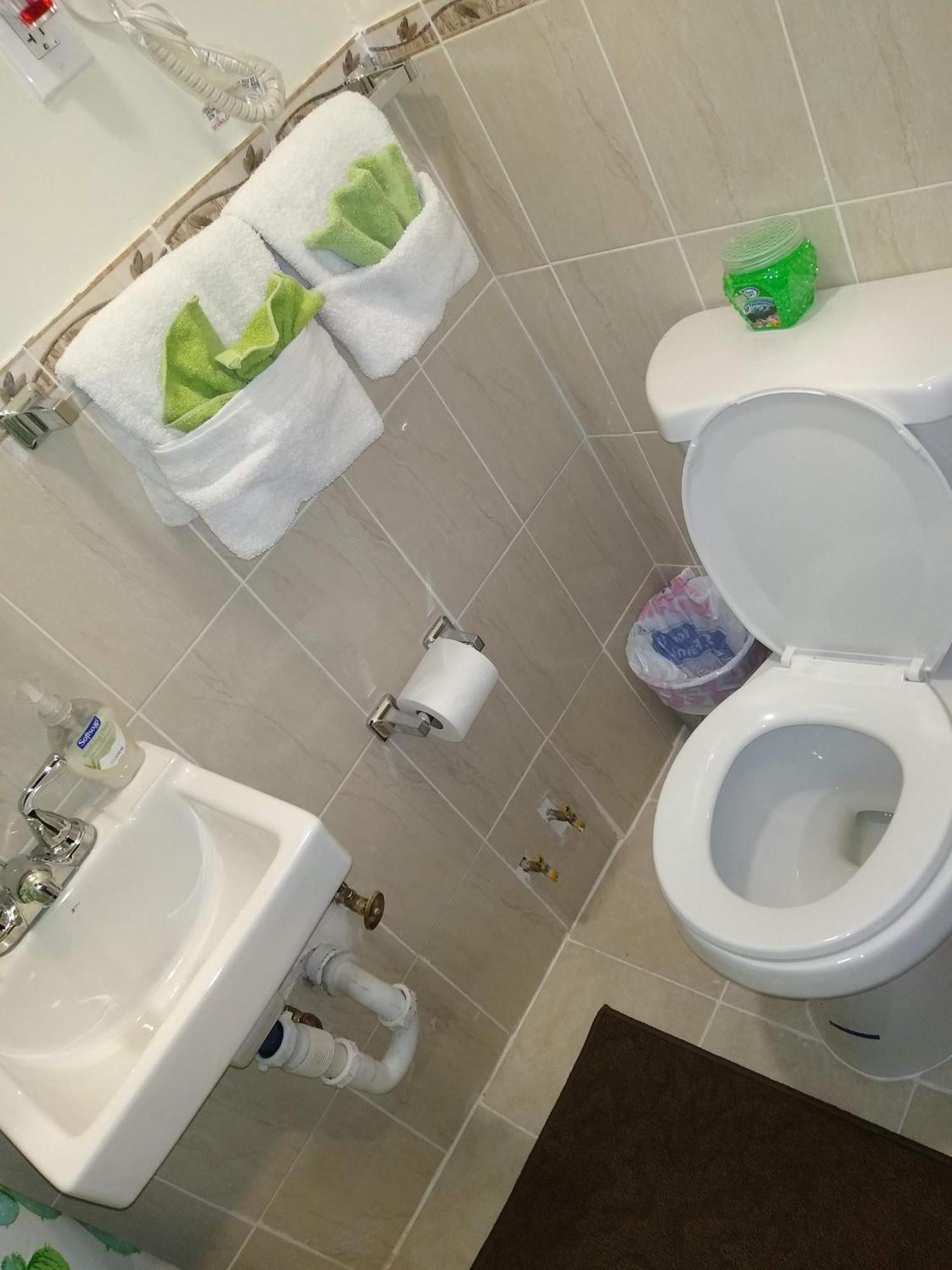 Two Bedroom - North East Bronx Apartment New York