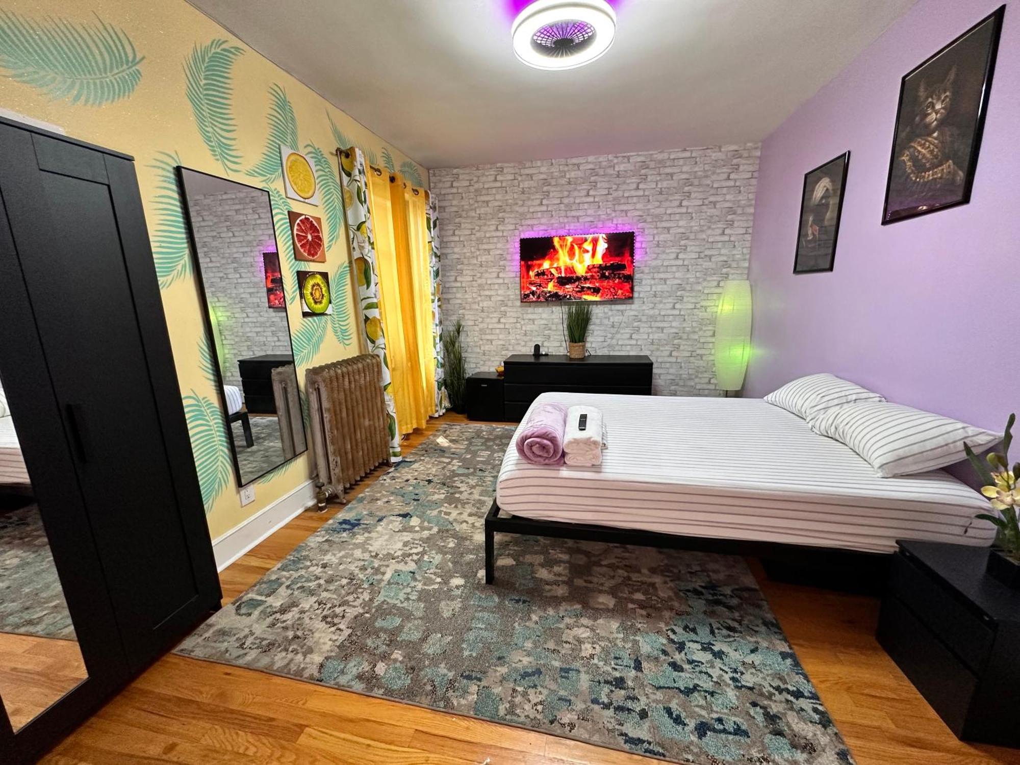 Modern Xl Queen Room Comfort & Character In Harlem New York