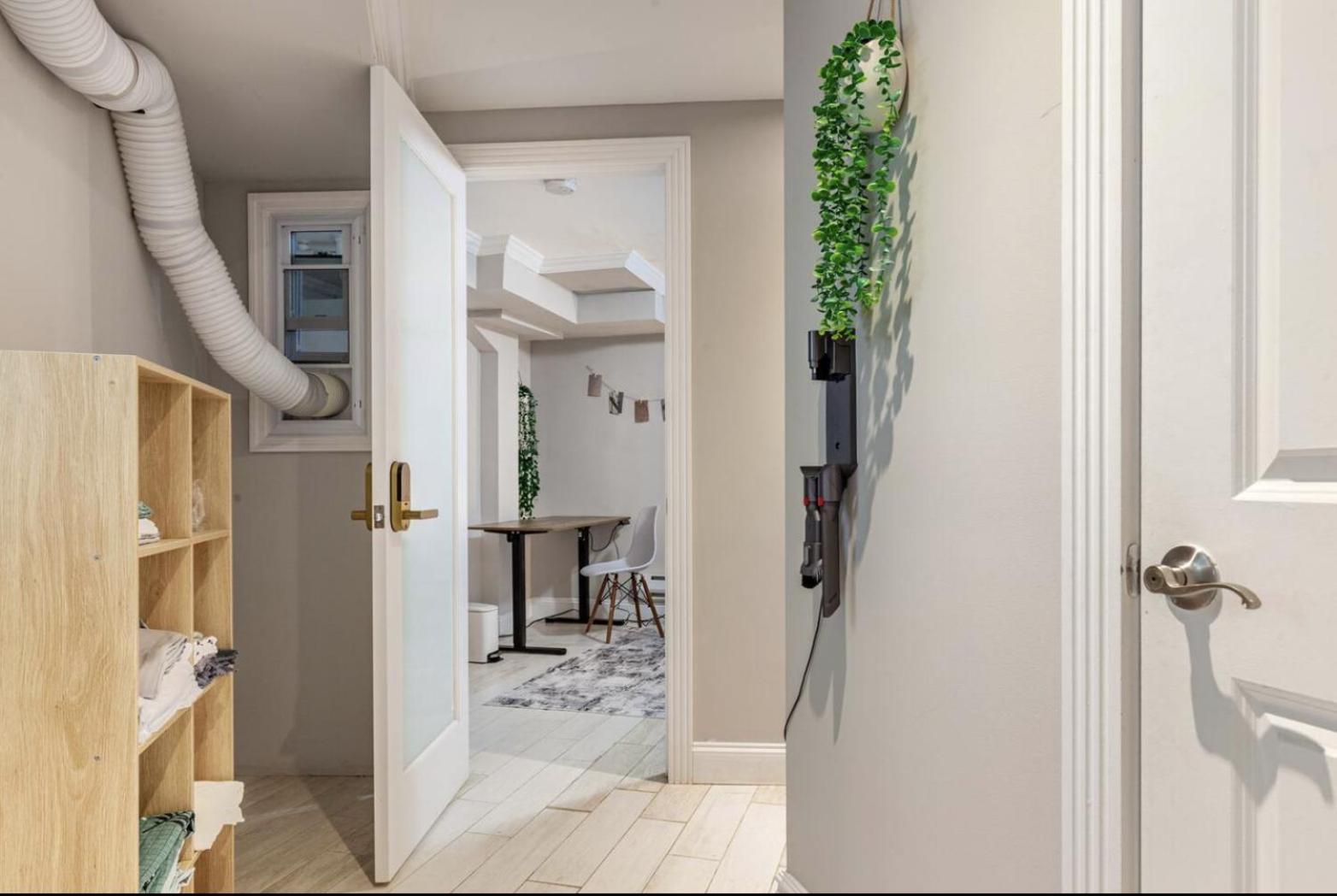 Lovely At 3 Bedroom At The Heart Of East Village *