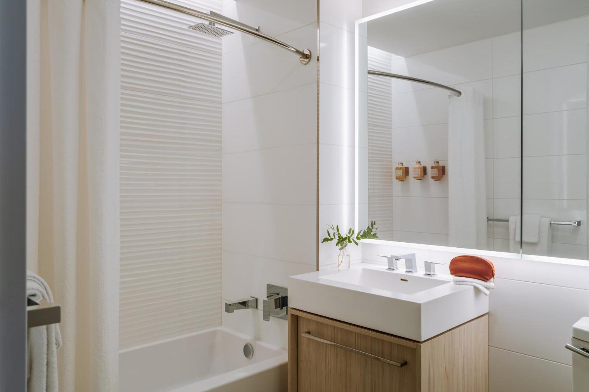 Sonder Battery Park Aparthotel New York