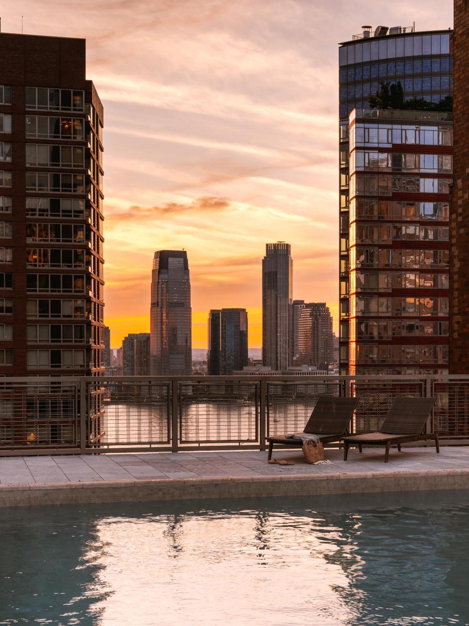 Sonder Battery Park Aparthotel New York