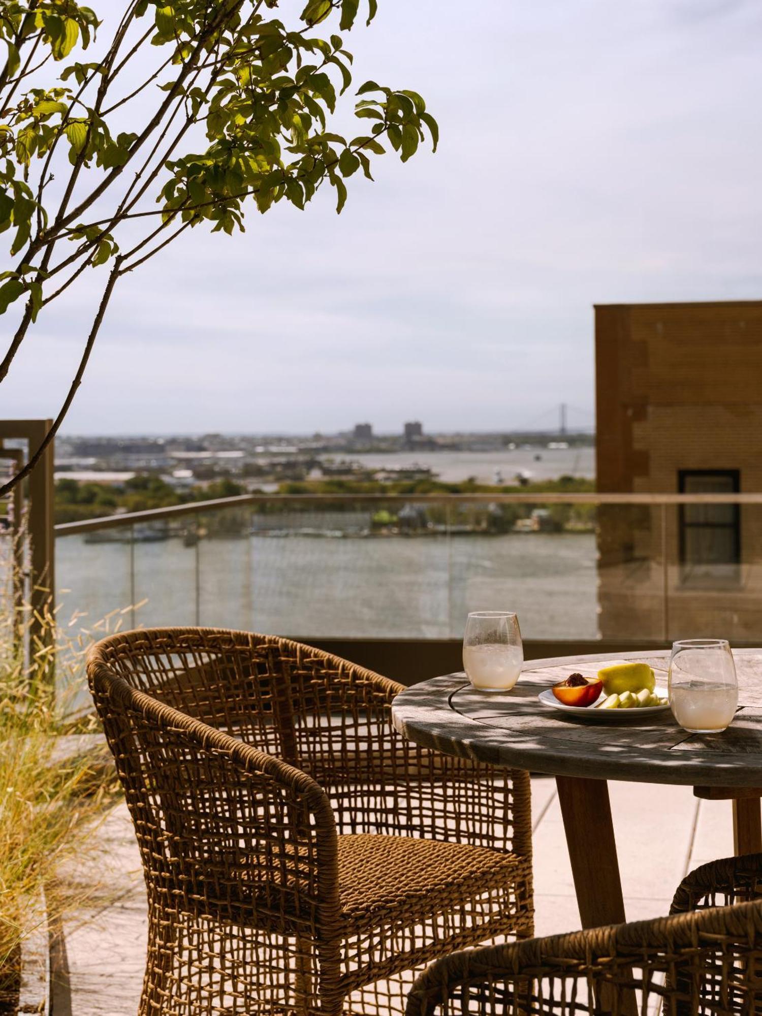 Sonder Battery Park Aparthotel 2*