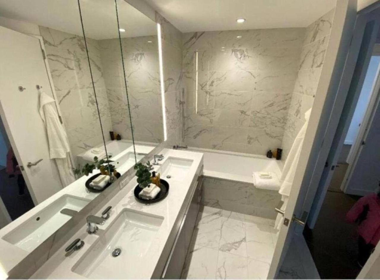 Stunning Views Of Manhattan Aparthotel