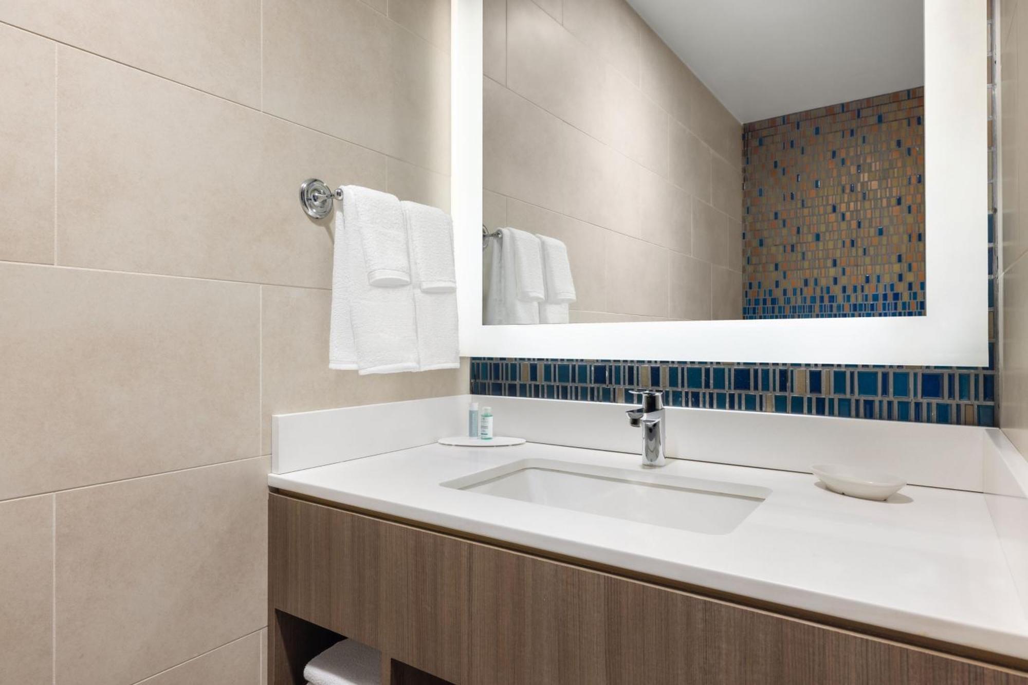 Courtyard By Marriott Manhattan/chelsea