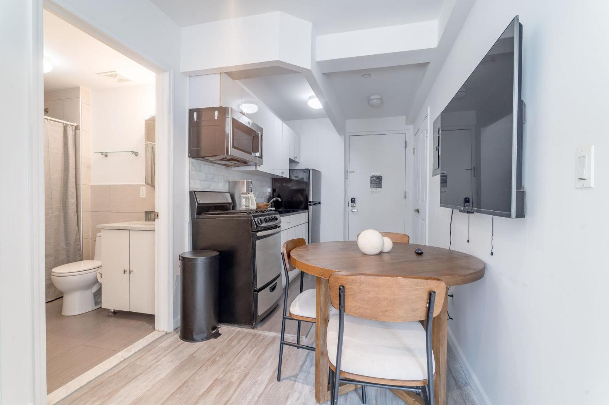 Amazing 3bd 1bath Near Times Square Apartment *