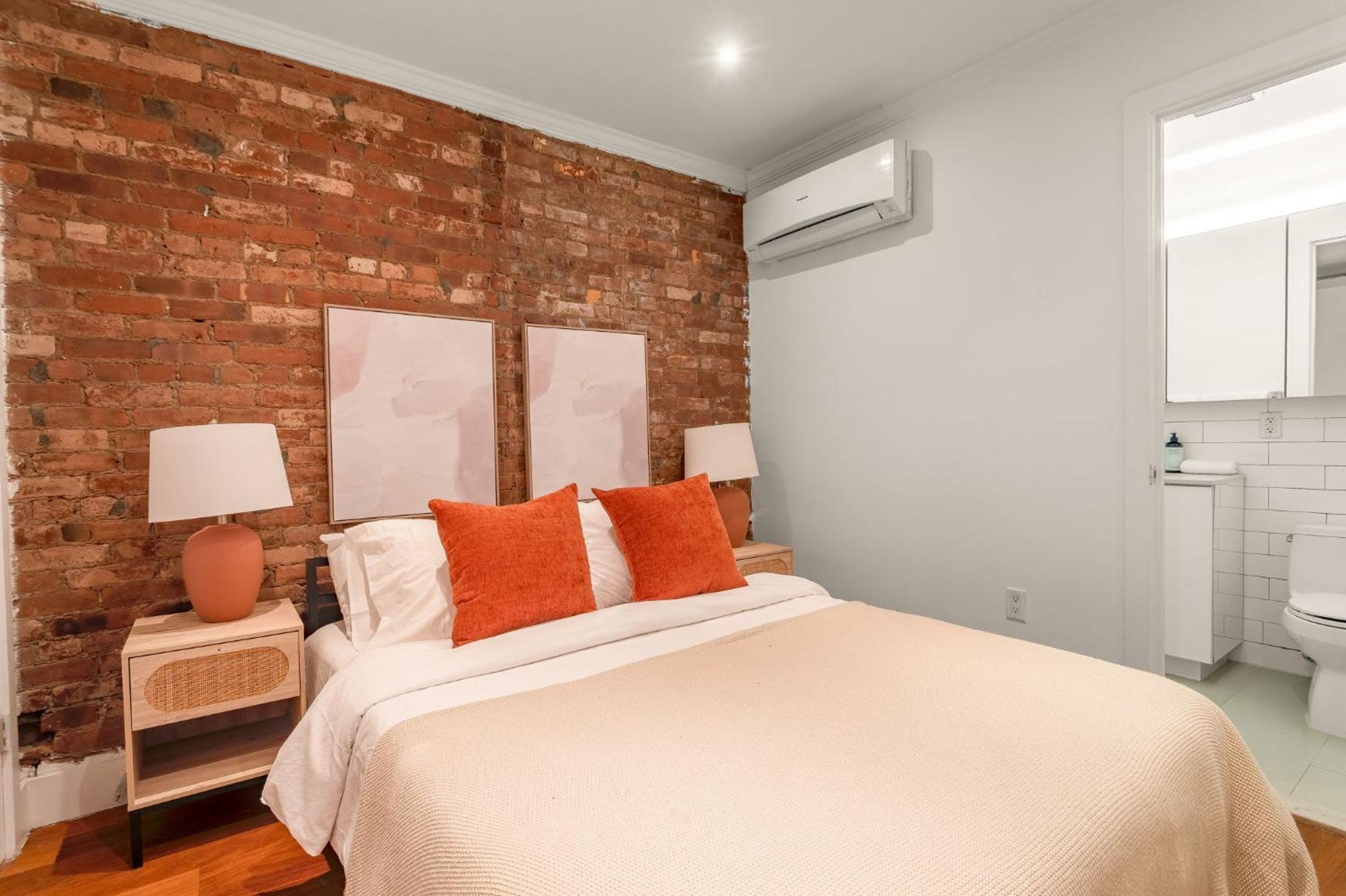 East Village Escape With 3bd 2ba Near Tompkins Square Park Apartment *
