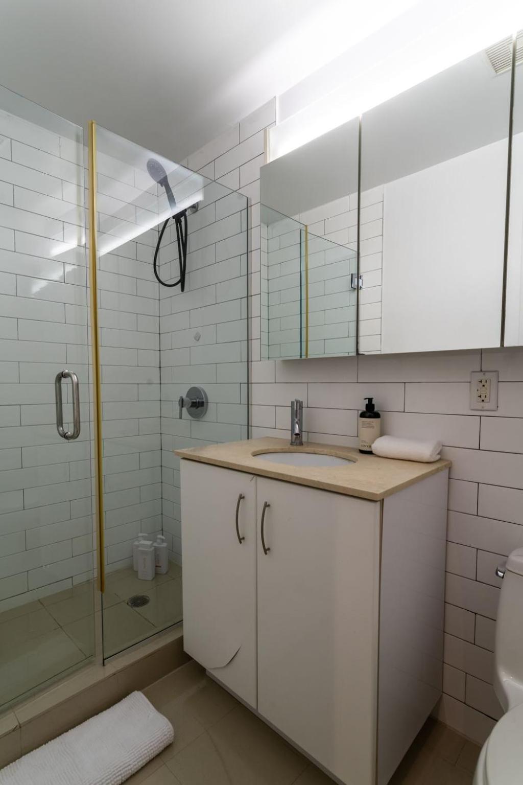 Apartment East Village Escape With 3bd 2ba Near Tompkins Square Park