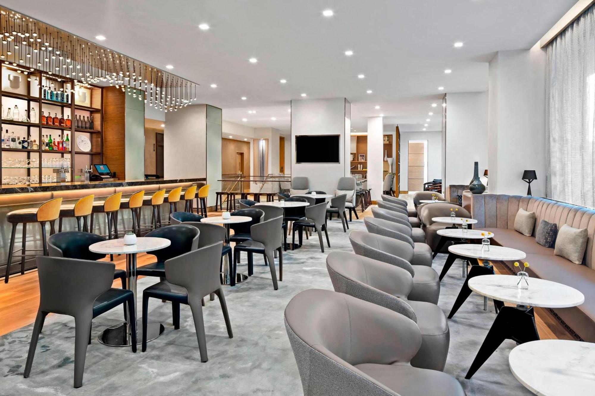 Ac By Marriott Downtown 4*
