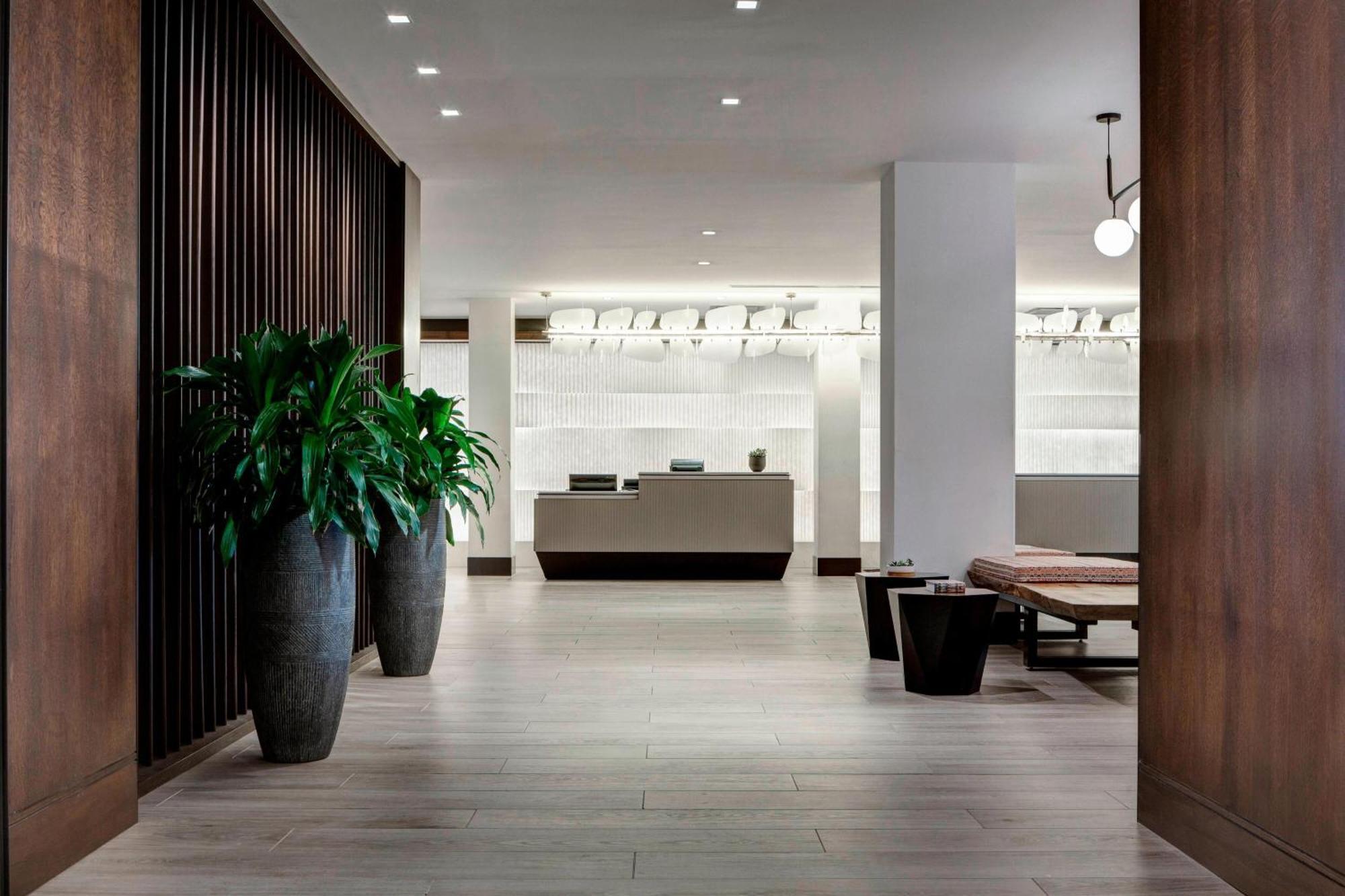 Laguardia Airport Marriott Hotel 4*