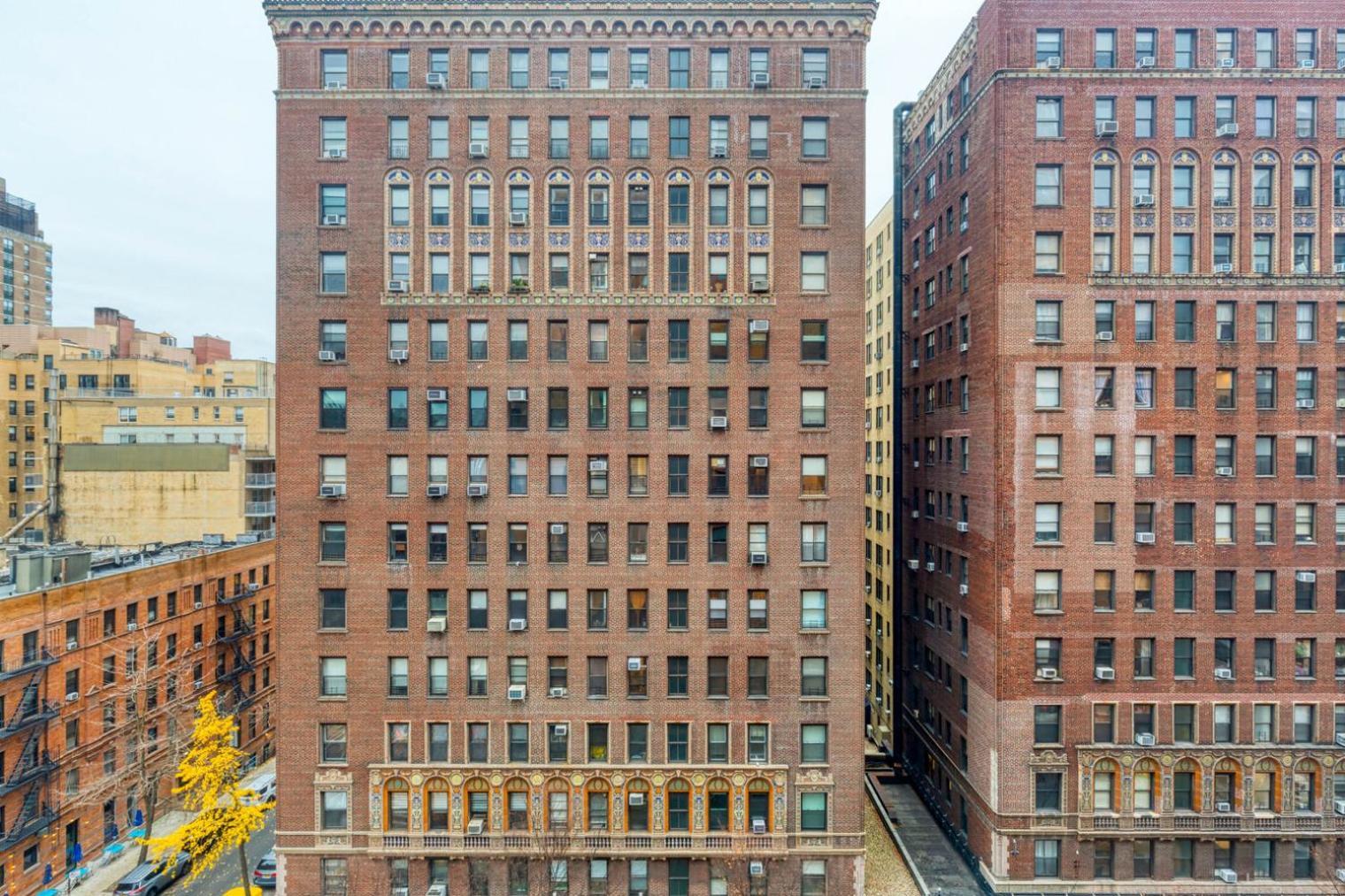 Apartment Uws 1br W Gym Doorman Elevator Nr Central Park Nyc-1049 *
