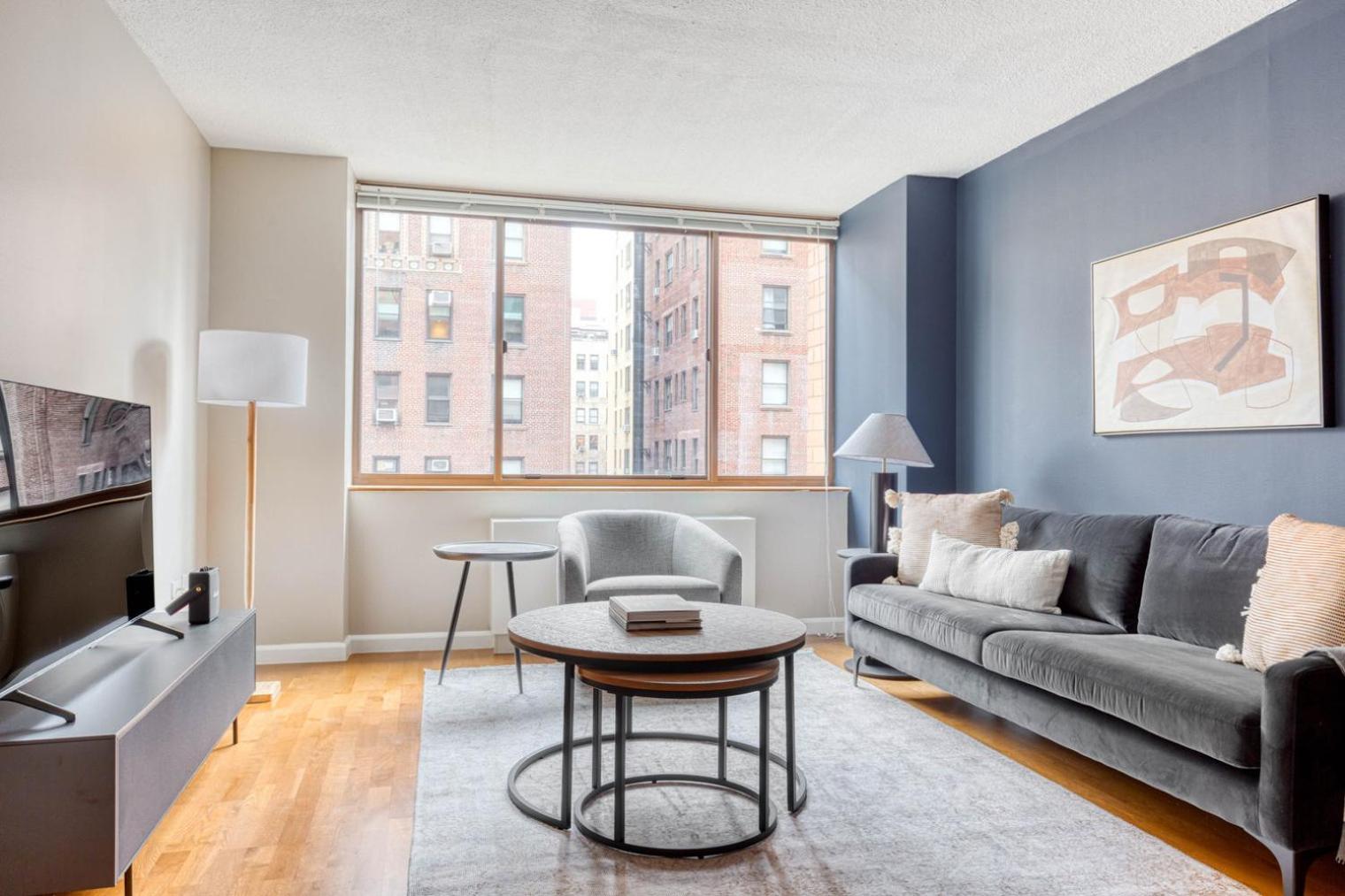 Uws 1br W Gym Doorman Elevator Nr Central Park Nyc-1049 *