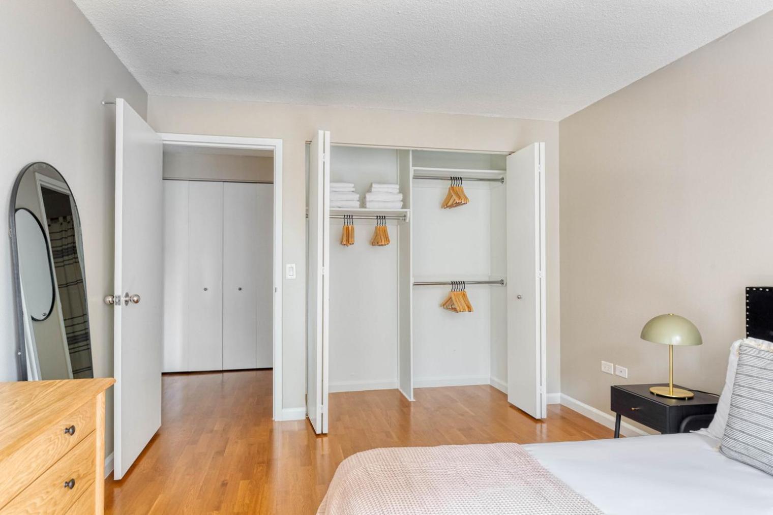 Apartment Uws 1br W Gym Doorman Elevator Nr Central Park Nyc-1049 *