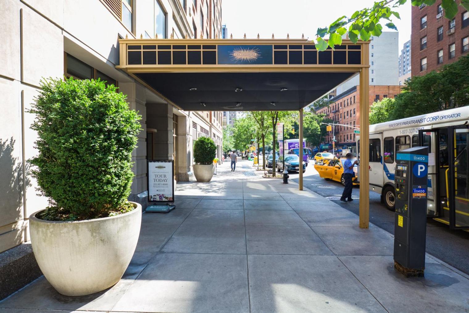 Apartment Uws 1br W Gym Doorman Elevator Nr Central Park Nyc-1049 New York