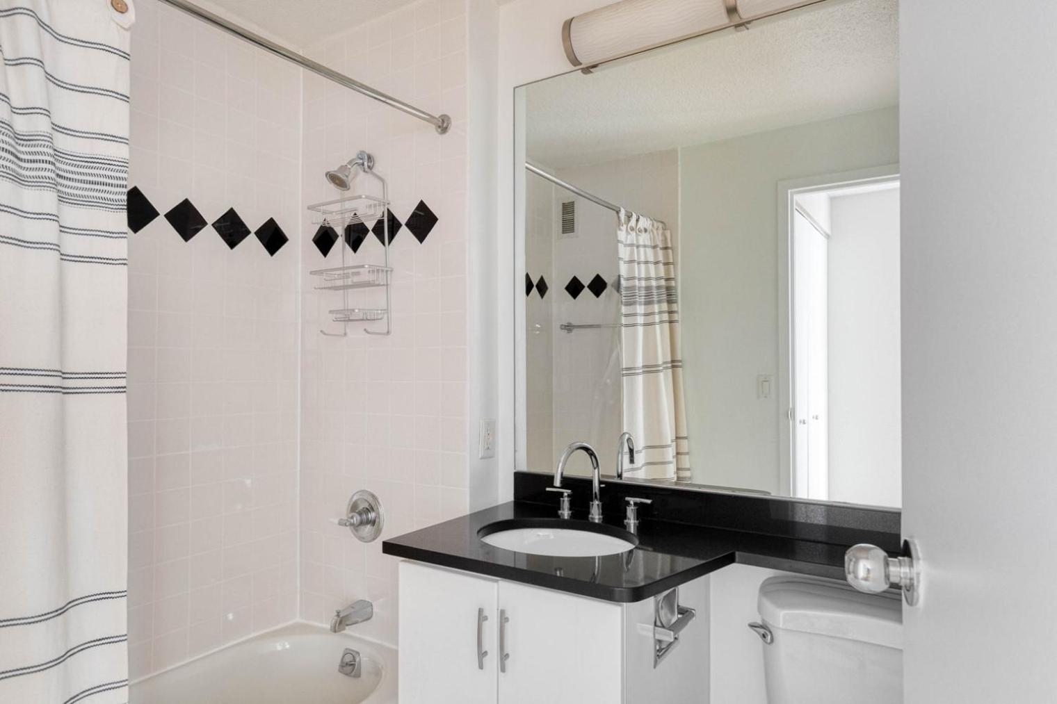 Apartment Uws 1br W Gym Doorman Elevator Nr Central Park Nyc-1049