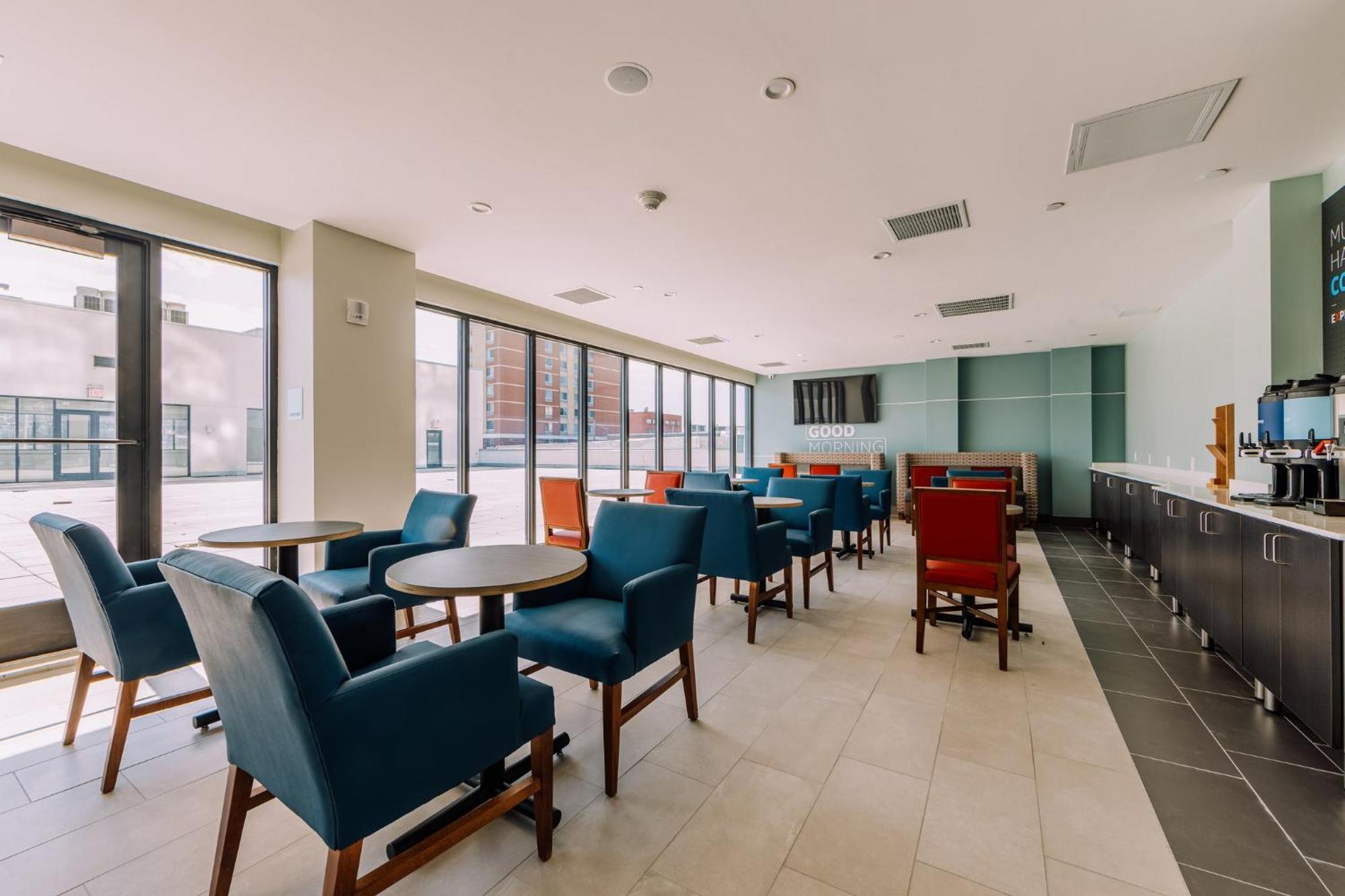 Express Long Island E - By Ihg Hotel