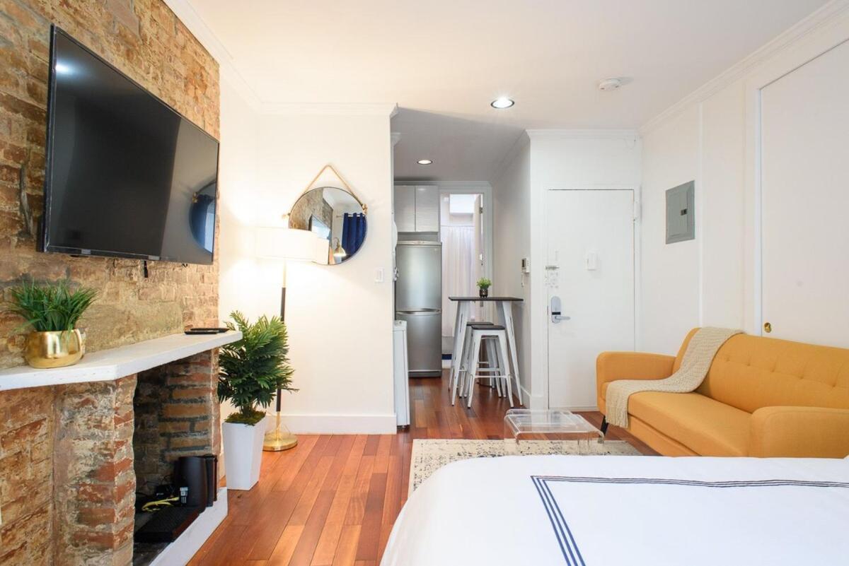 24-17 Renovated Prime Location Wd New York