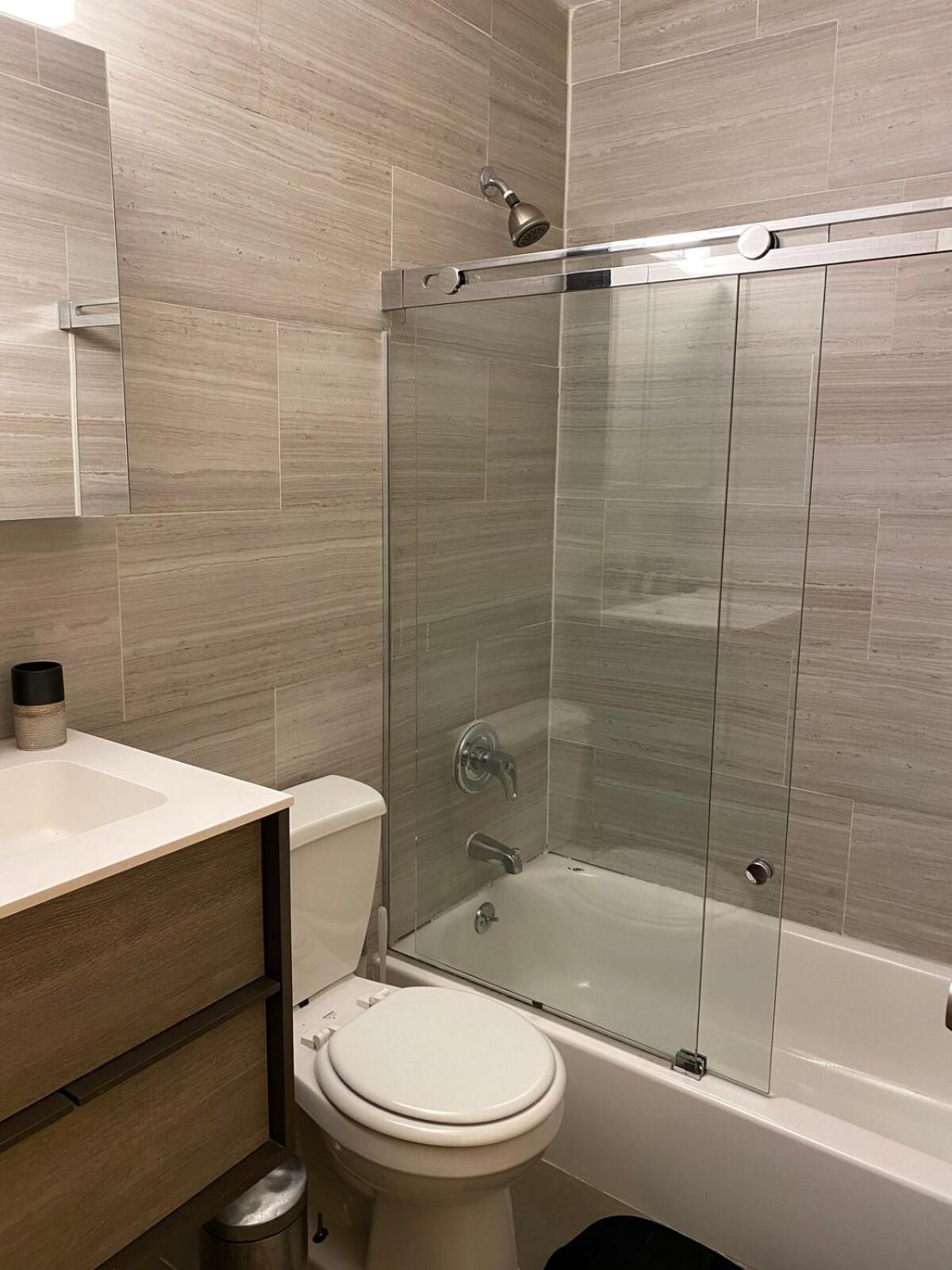 26-4b Newly Furnished 1br W&d Courtyard Apartment New York