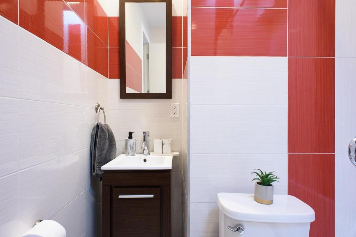 24-17 Renovated Prime Location Wd