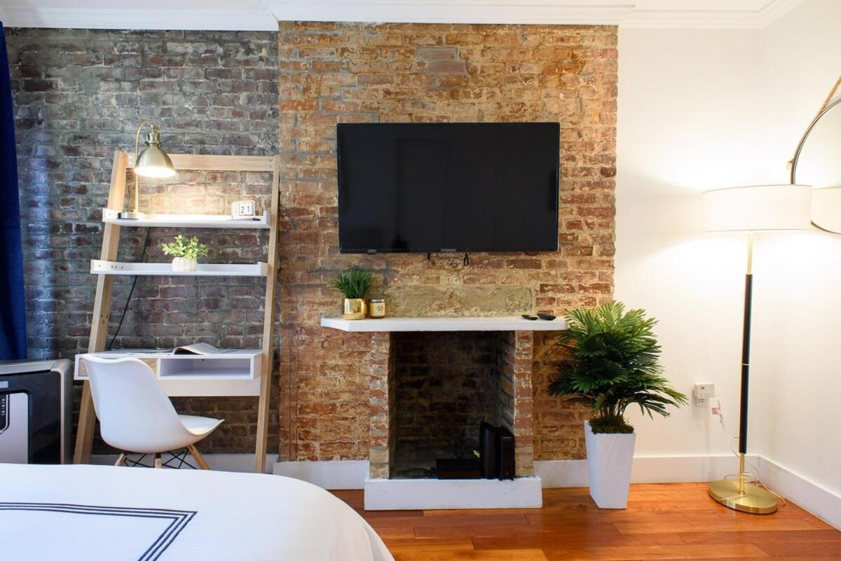 24-17 Renovated Prime Location Wd Apartment New York