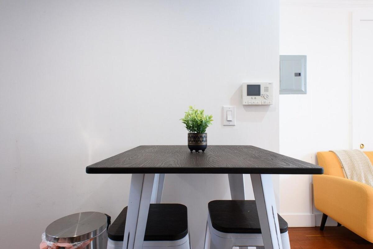 24-17 Renovated Prime Location Wd
